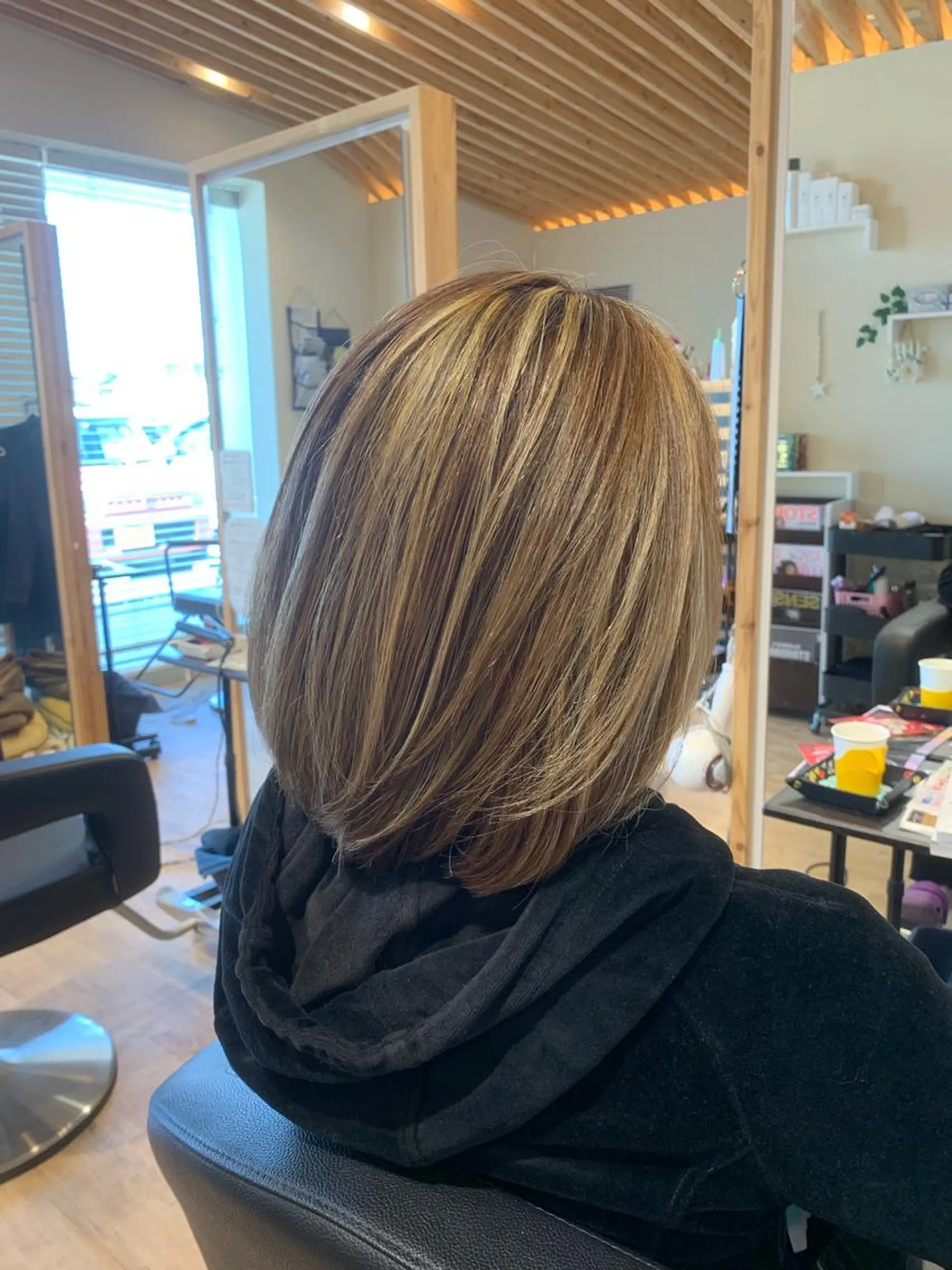 セミロング カラー 関口 友行のヘアスタイル