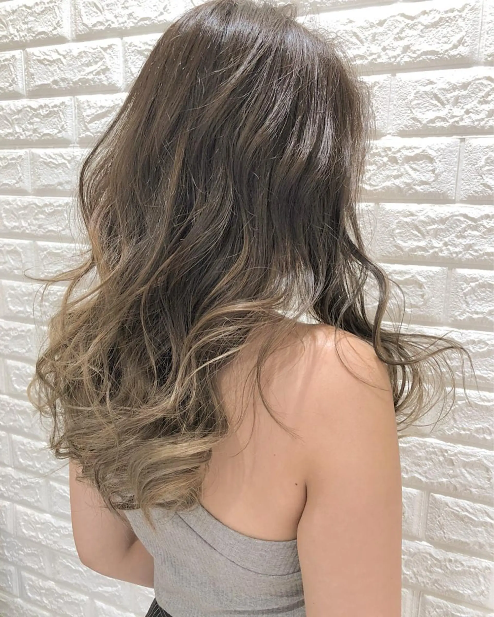 ロング カラー グラデーションカラー ナガイ ユウキのヘアスタイル