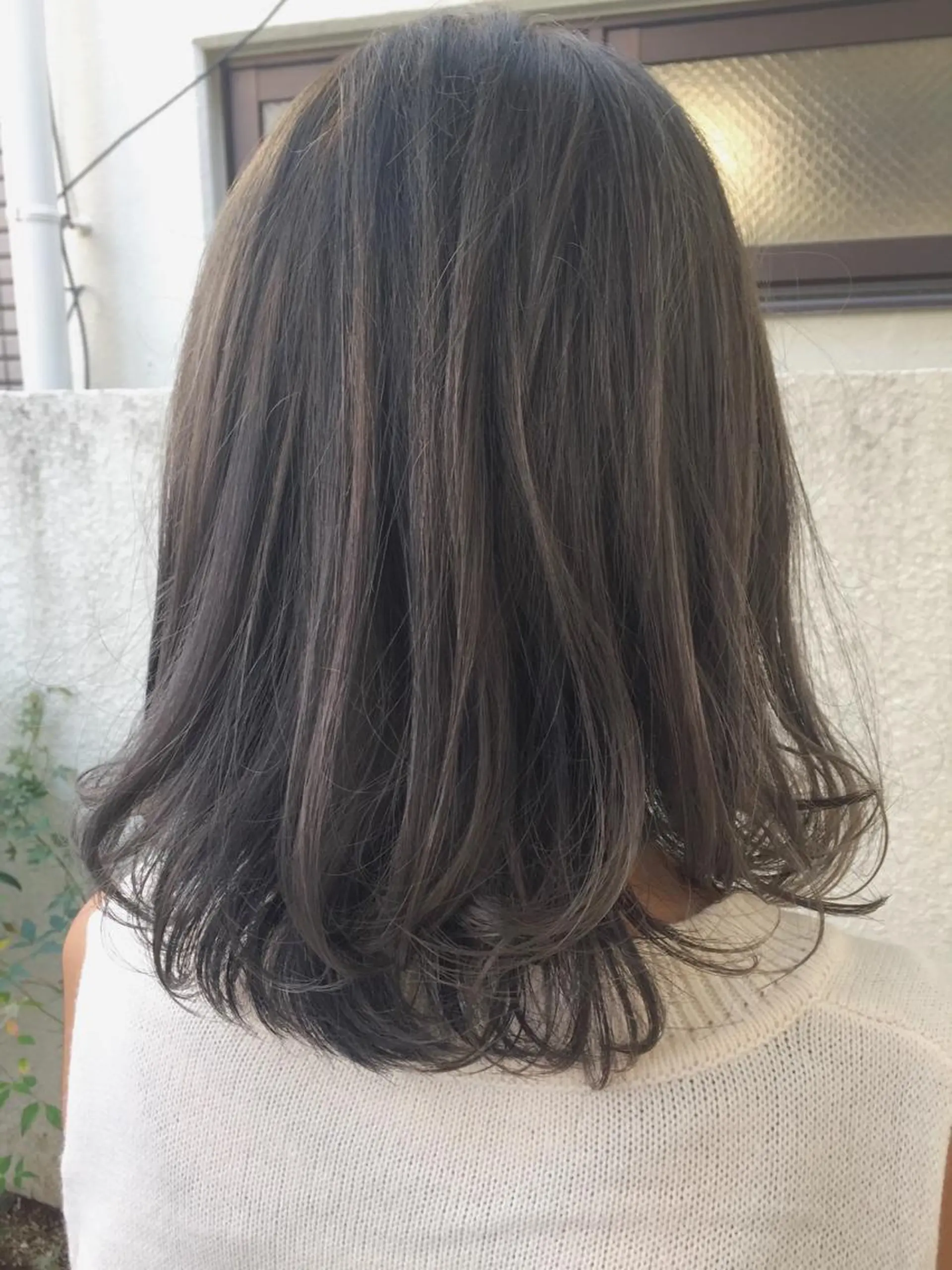 ミディアム カラー パーマ ヘアアレンジ アッシュ ベージュカラー 【白髪ぼかし 専門GBG】自由が丘のヘアスタイル