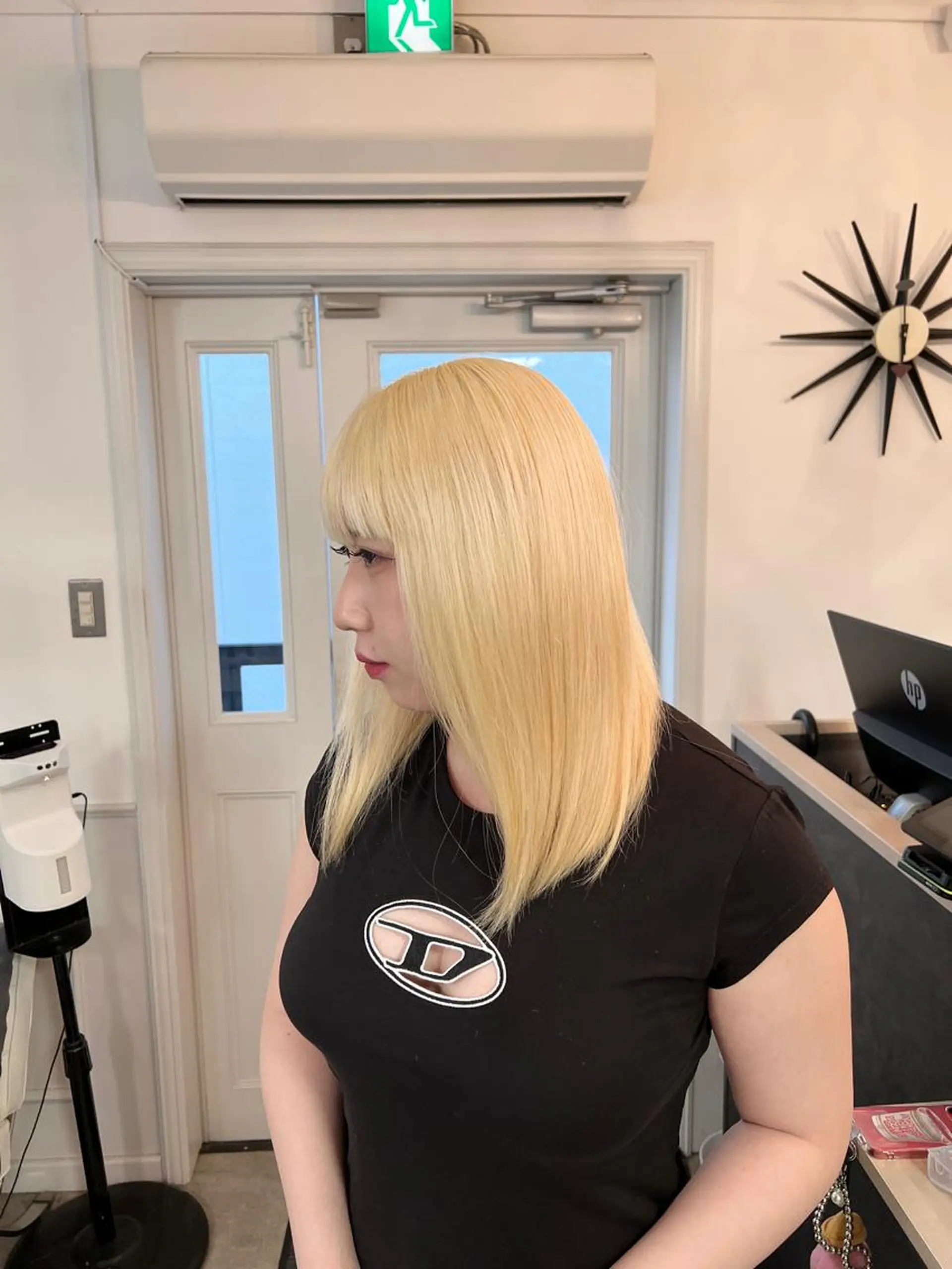 ミディアム ヘアカラー トリートメント 羽エクステ/ブリーチ 🎱KENJI🎱のヘアスタイル