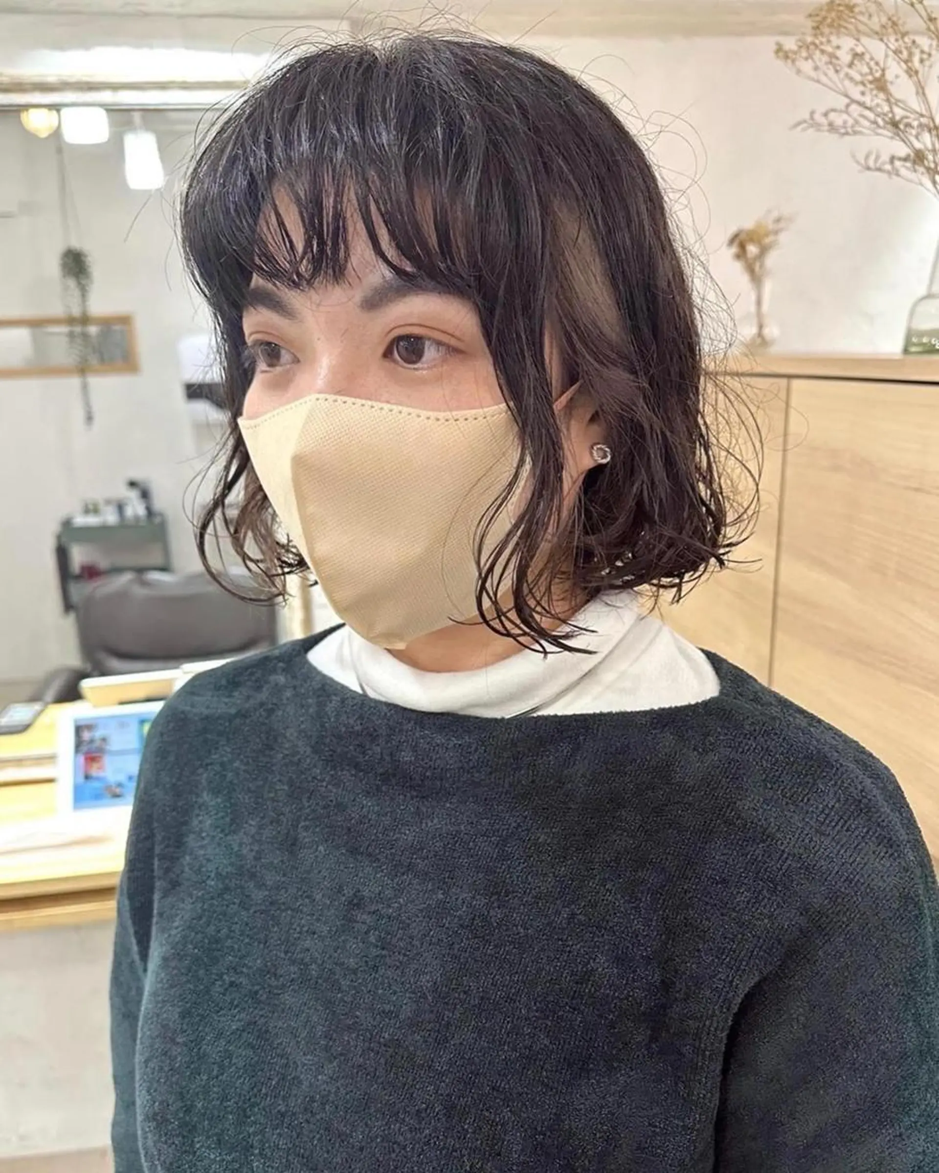 ショート カラー パーマ 切りっぱなしボブ 前下がりボブ ショートボブ 黒髪 イヤリングカラー 銀座No.1髪質改善 縮毛矯正/本木のヘアスタイル
