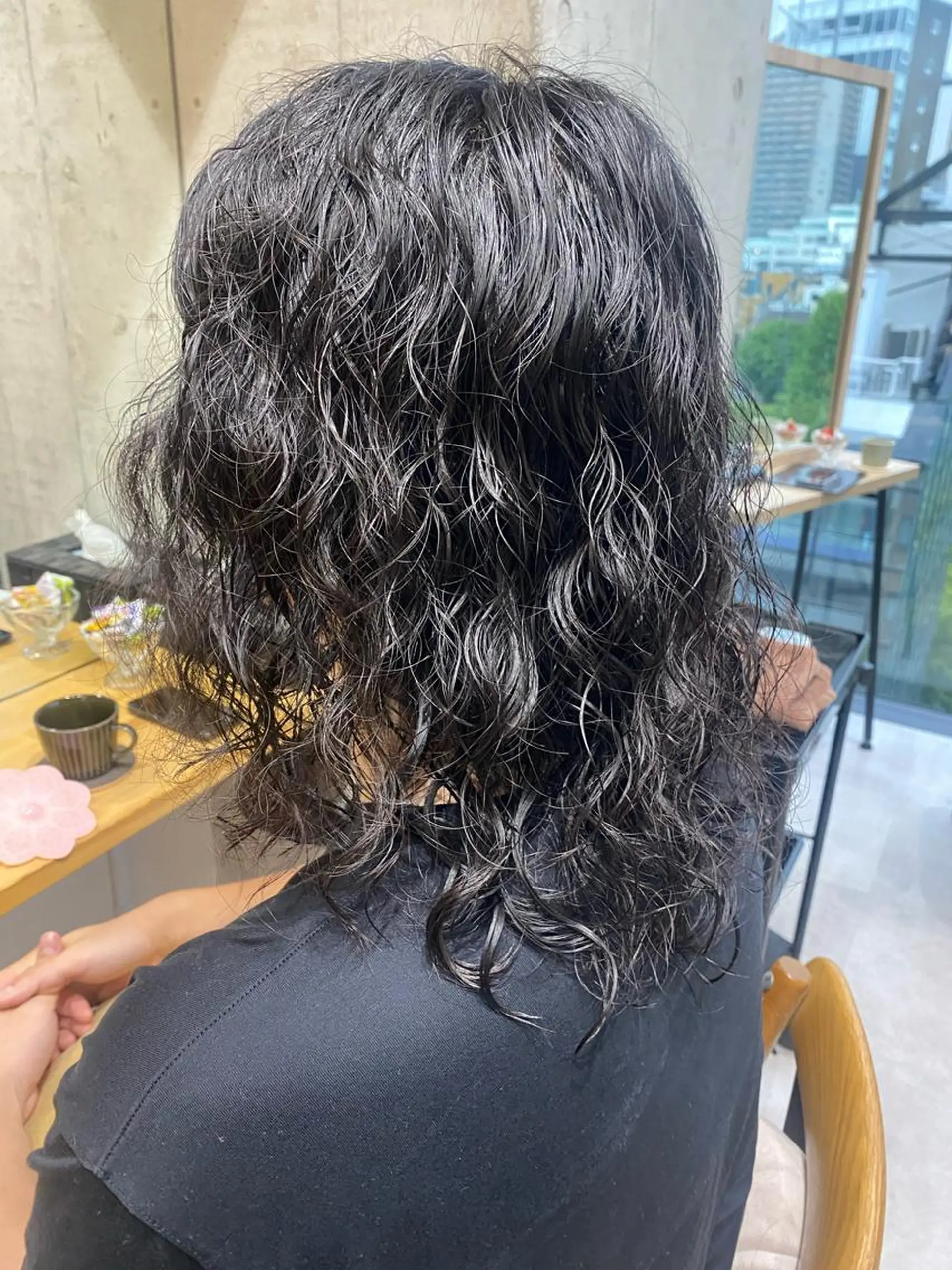 ミディアム パーマ メンズ カット パーマ トリートメント 似合う髪型が 分からない方へのヘアスタイル