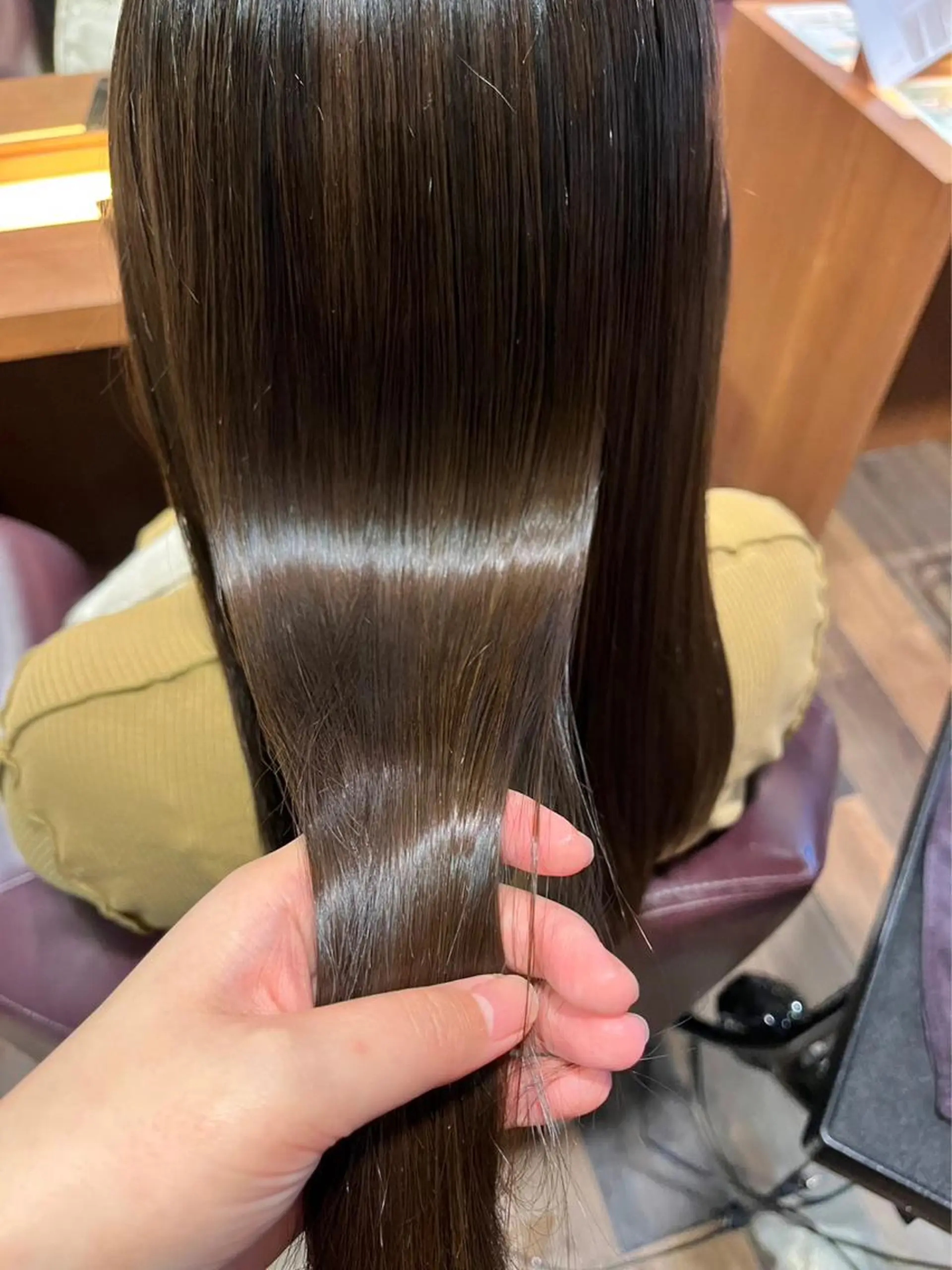 セミロング 髪質改善 トリートメント 酸熱トリートメント トリートメント よしだ しおりのヘアスタイル