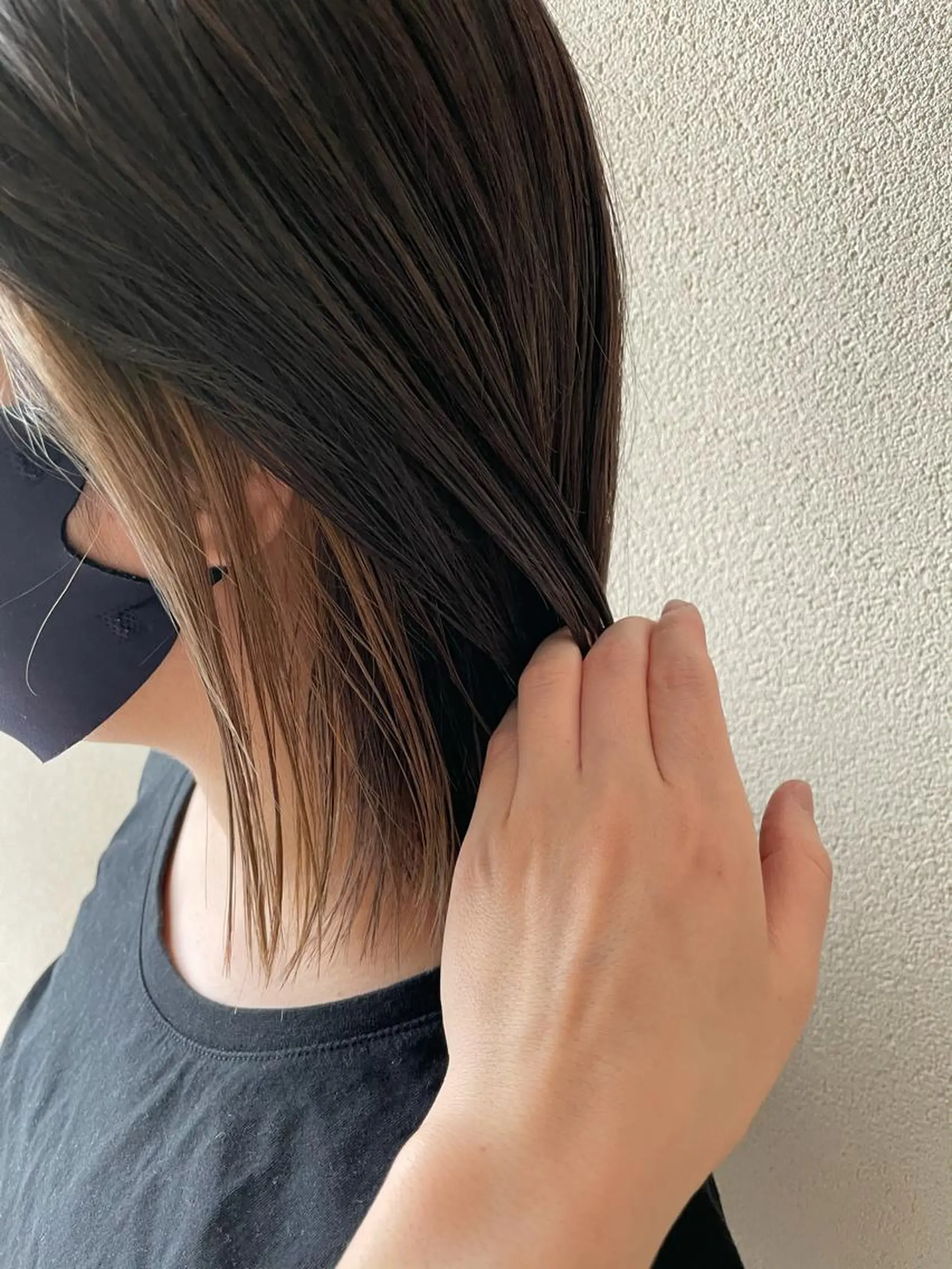 ショート カラー アッシュ ベージュカラー イヤリングカラー 沢田 瞳のヘアスタイル