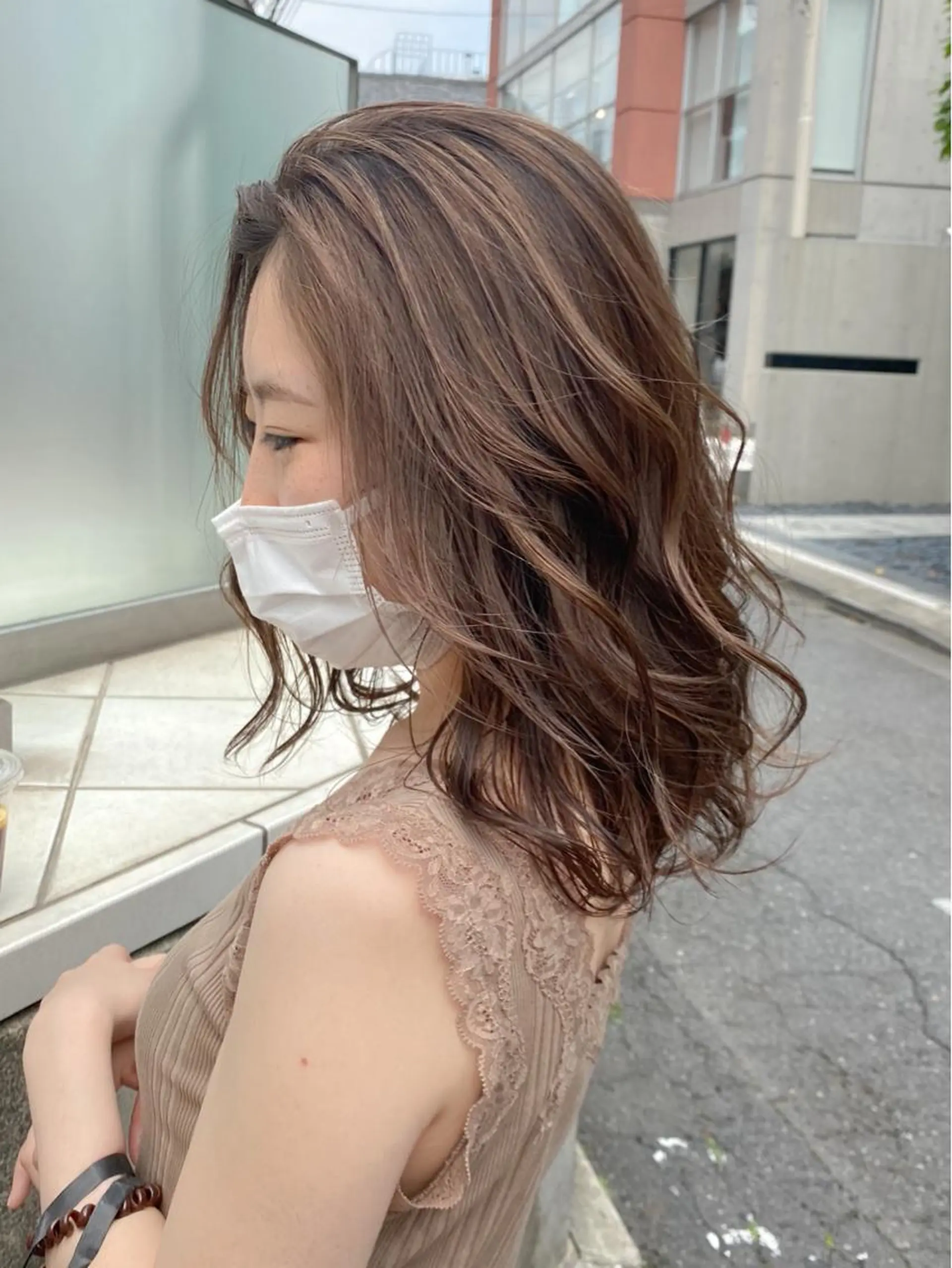 ミディアム カラー ベージュカラー ブリーチ ダブルカラー ハイライトカラー ハイトーンカラー カット ヘアカラー トリートメント 海外デザイン🇺🇸 石渡諒太のヘアスタイル