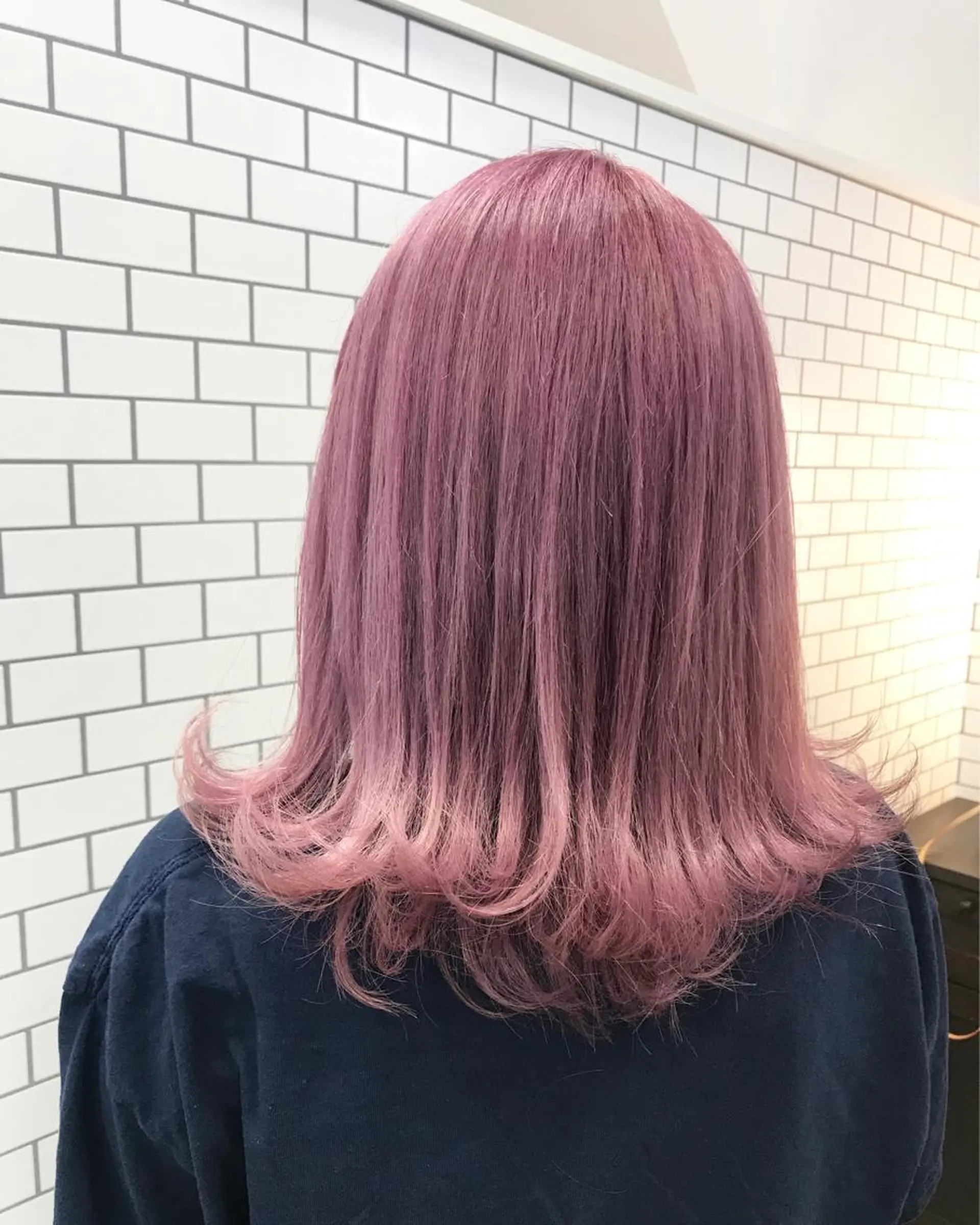 ミディアム カット ヘアカラー トリートメント GENDER hair &eyeのヘアスタイル