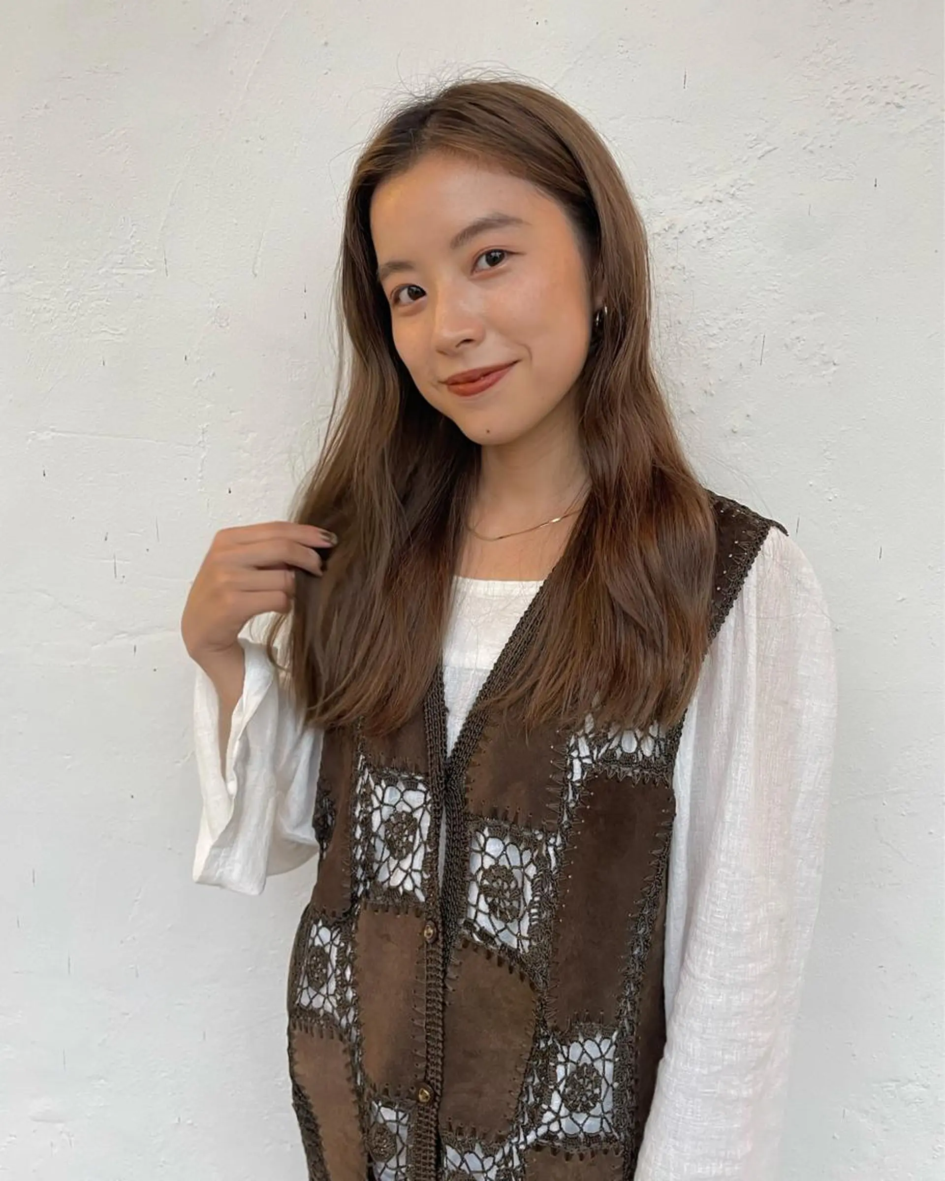 セミロング カラー 倉辻 香奈子のヘアスタイル