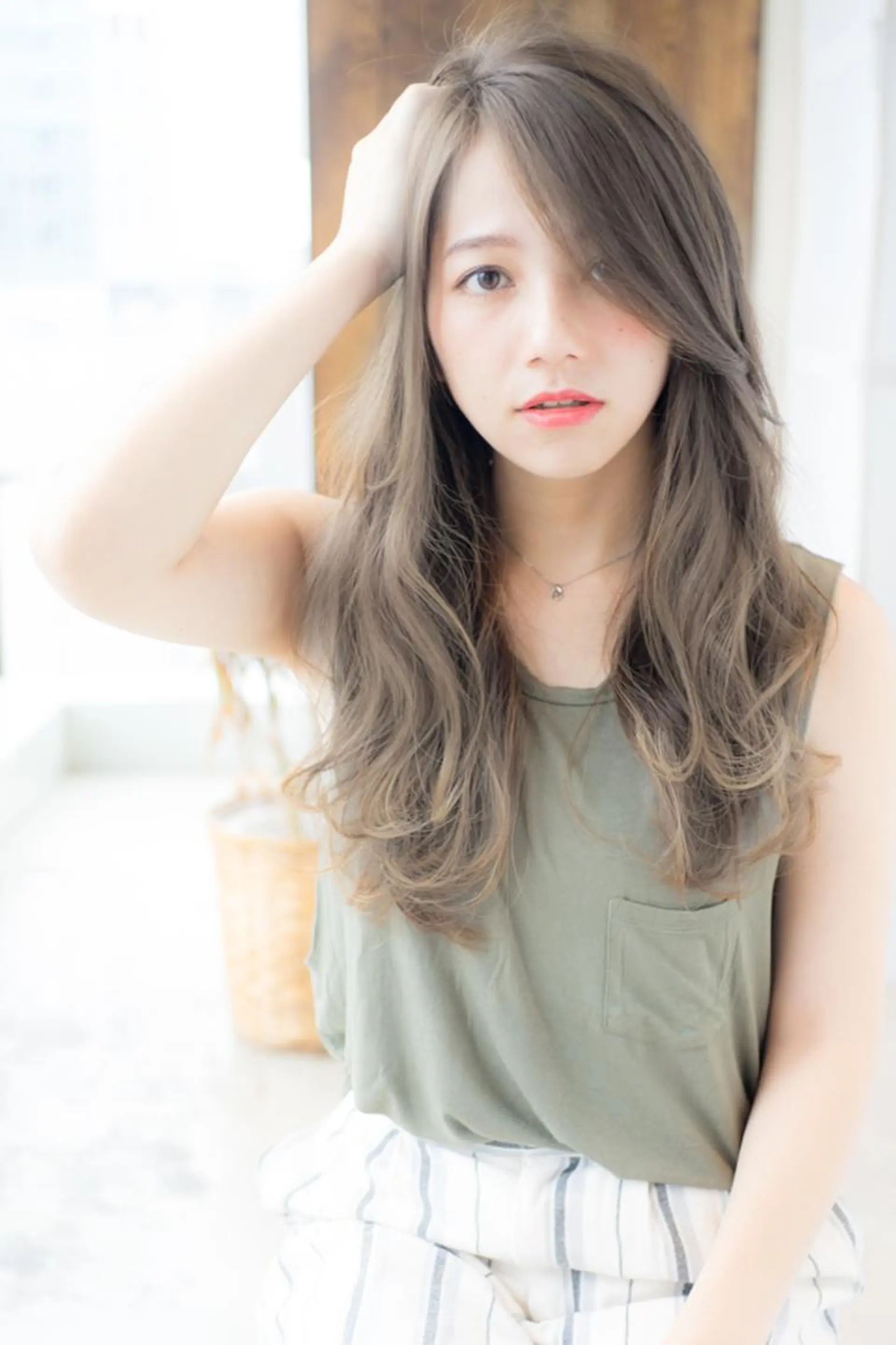 ロング おしゃれ染めで白髪を 染める/山口玲緒奈のヘアスタイル