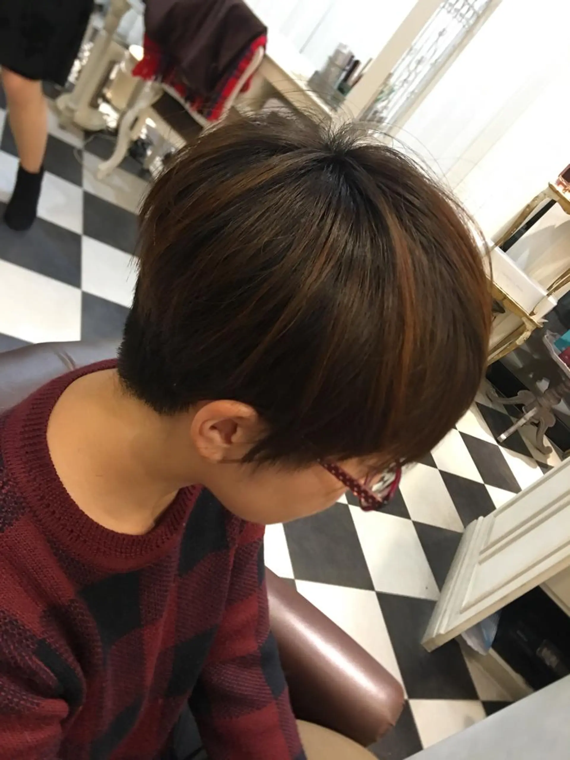 ショート ブリーチカラー🌈 嘉名 真樹のヘアスタイル