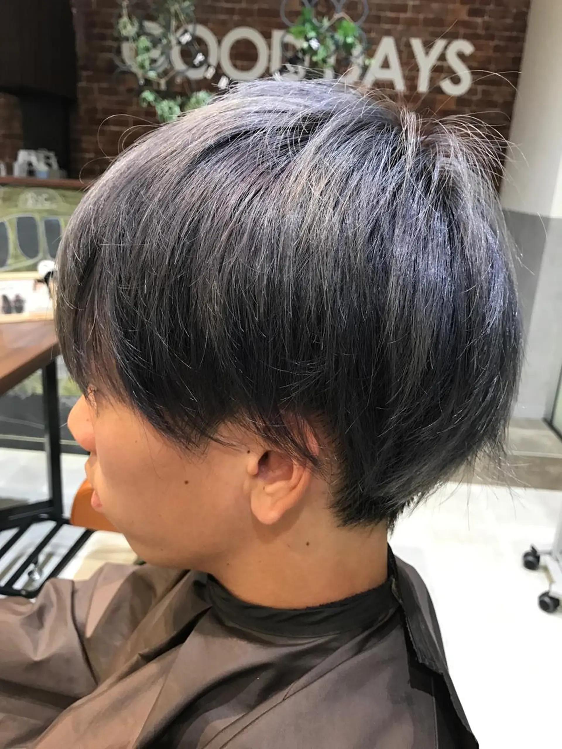 ショート カラー メンズ アッシュ シルバー シルバーアッシュ 松本 明日可のヘアスタイル