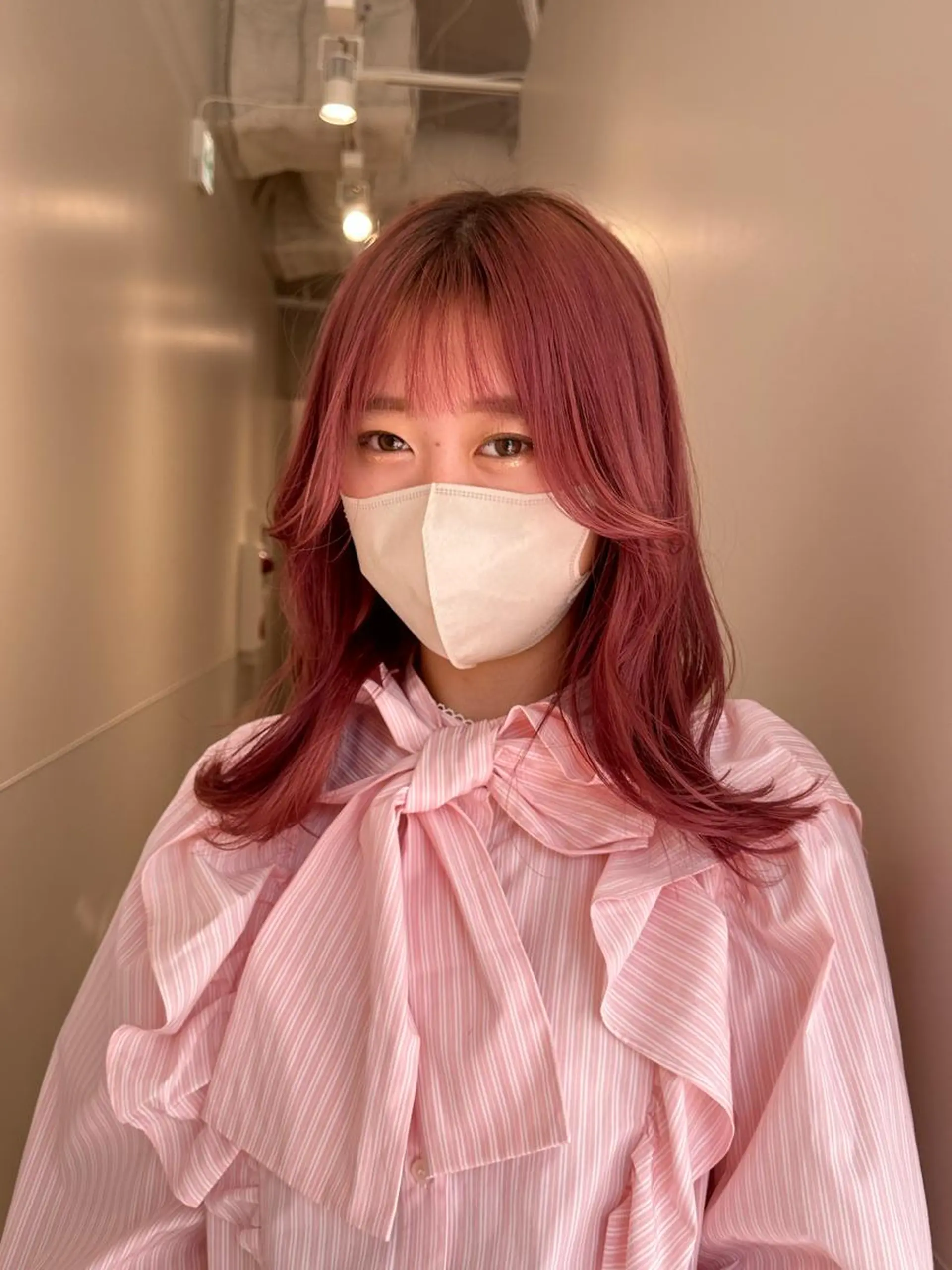 ミディアム カラー パーマ ヘアアレンジ メンズ キッズ ネイル マツエク・マツパ アイブロウ メンズバレイヤージュ メンズブリーチ メンズハイライト メンズインナーカラー メンズ韓国風 切りっぱなしヘアボブ ミディアムヘアRYOのヘアスタイル