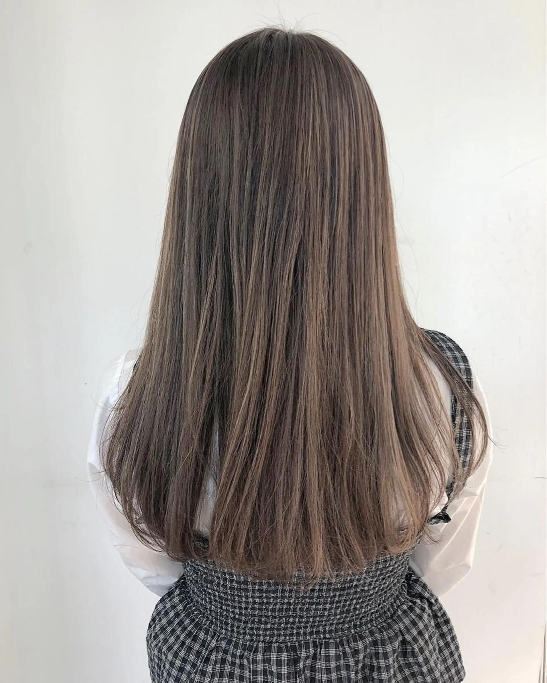 セミロング カラー ヘアアレンジ ハイライトカラー ハイライト 榎園 由美のヘアスタイル