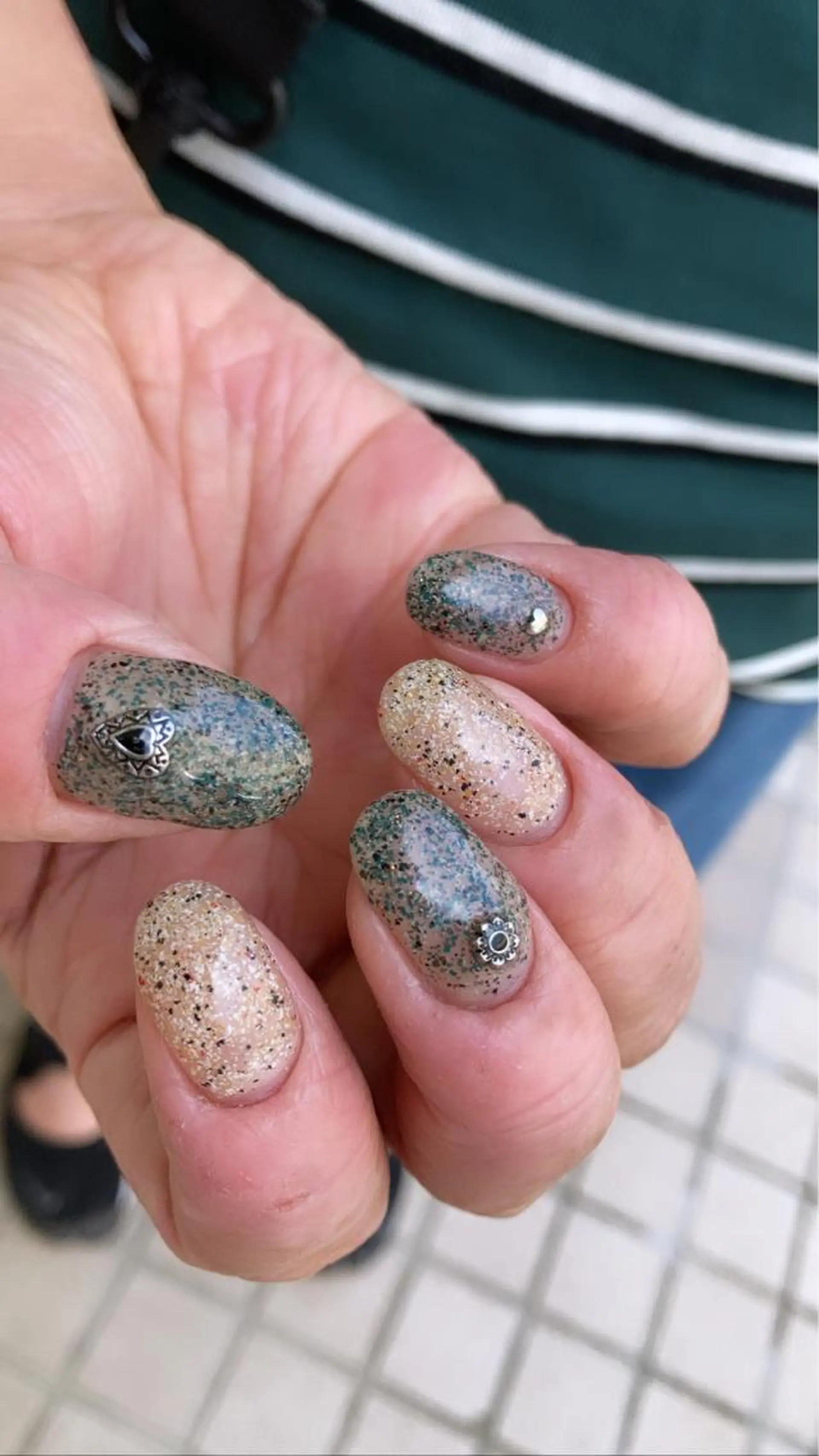 ネイル nailsalon　hue所属・小山 羽奈のネイルデザイン