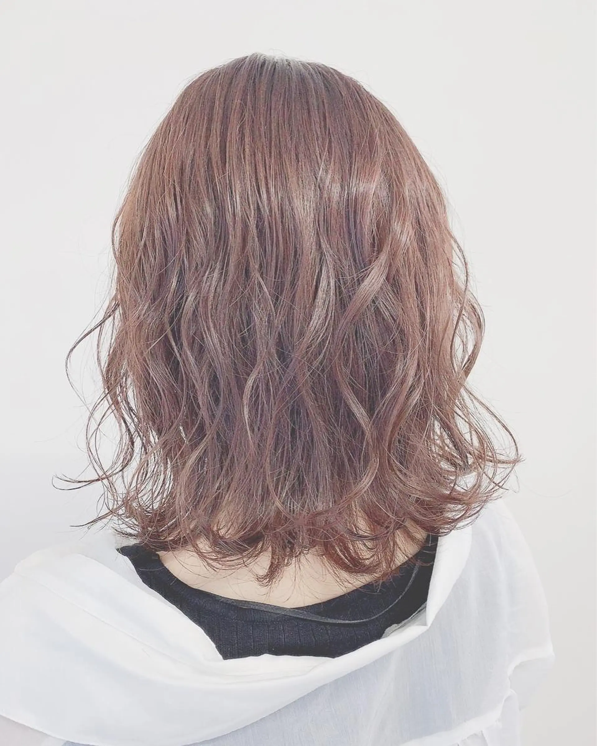 ミディアム カラー 肌に馴染む暗髪 梅田・増田のヘアスタイル