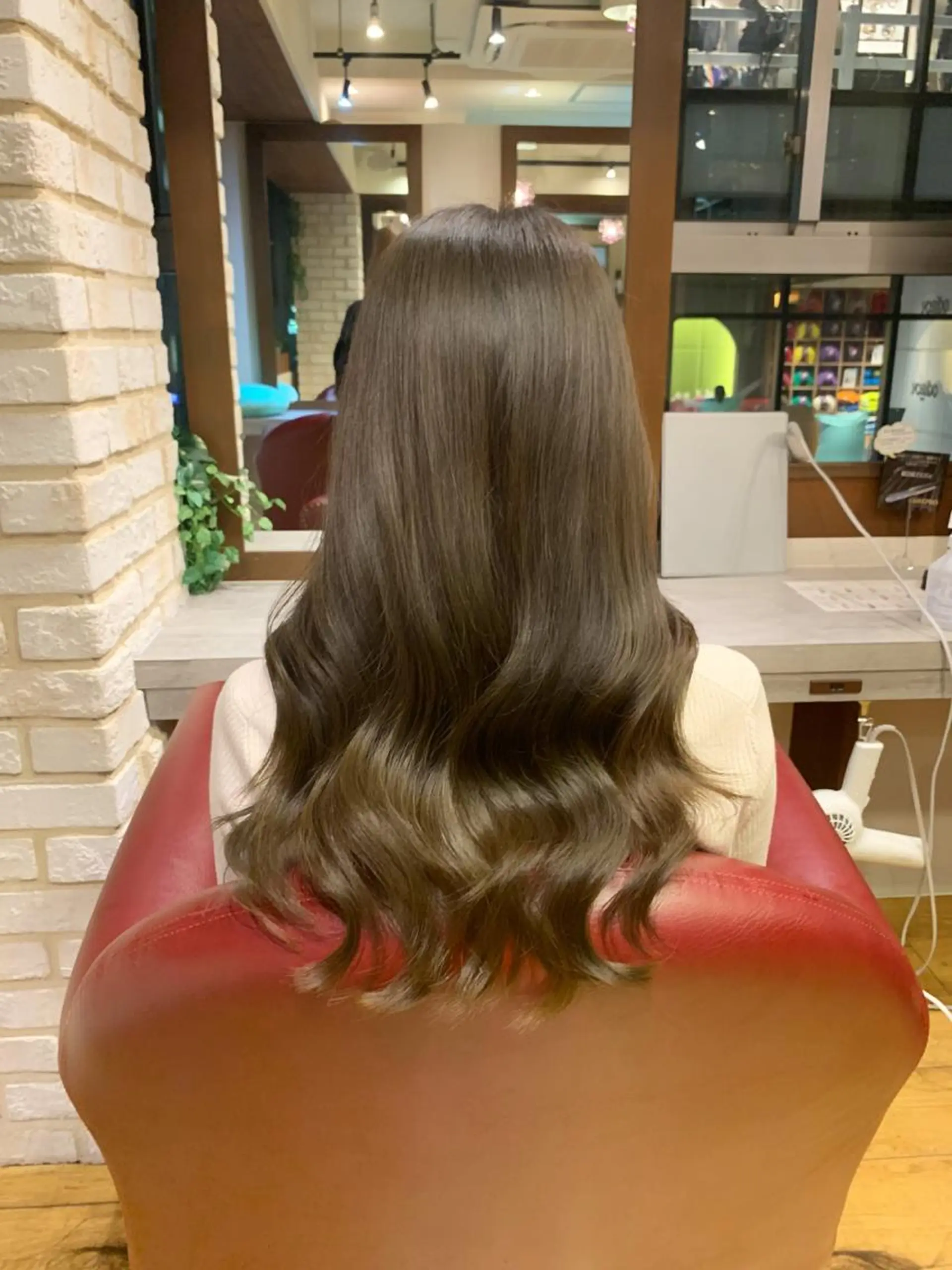 ロング カラー グレージュ オリーブグレージュ オリーブグレー カット トリートメント SALOWIN GINZA所属・✨ツヤ髪デザイナー ✨ひかり✨のヘアスタイル