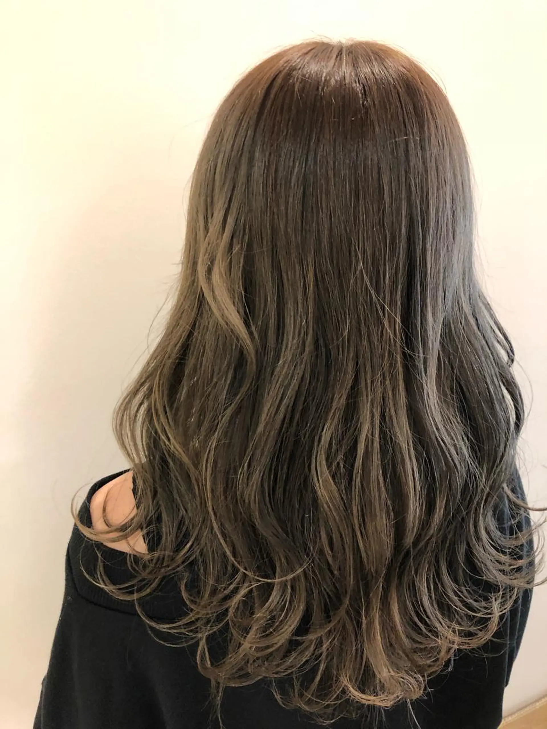 ロング カラー ブルーカラー ブルージュ 盛れるレイヤーカット 得意🌹井上美沙のヘアスタイル