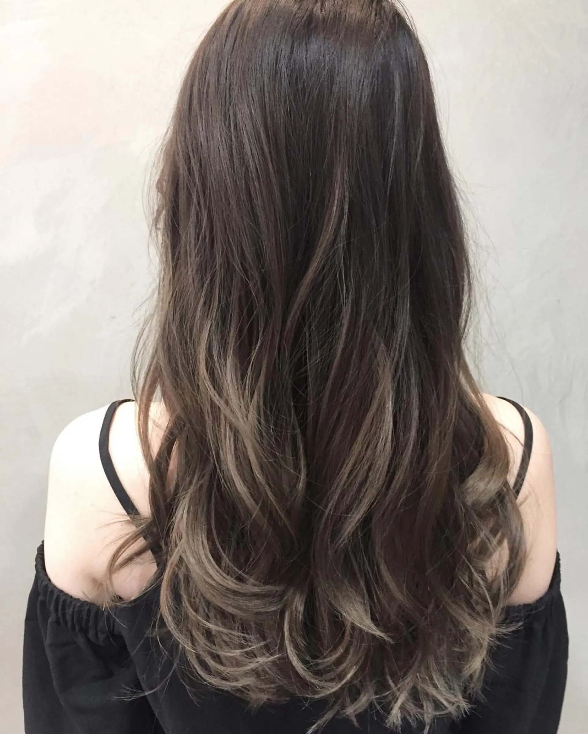 ロング ハイライト 髪質改善 縮毛矯正 トリートメント 酸熱トリートメント ヘアカラー トリートメント Elsol所属・中川 勝友のヘアスタイル