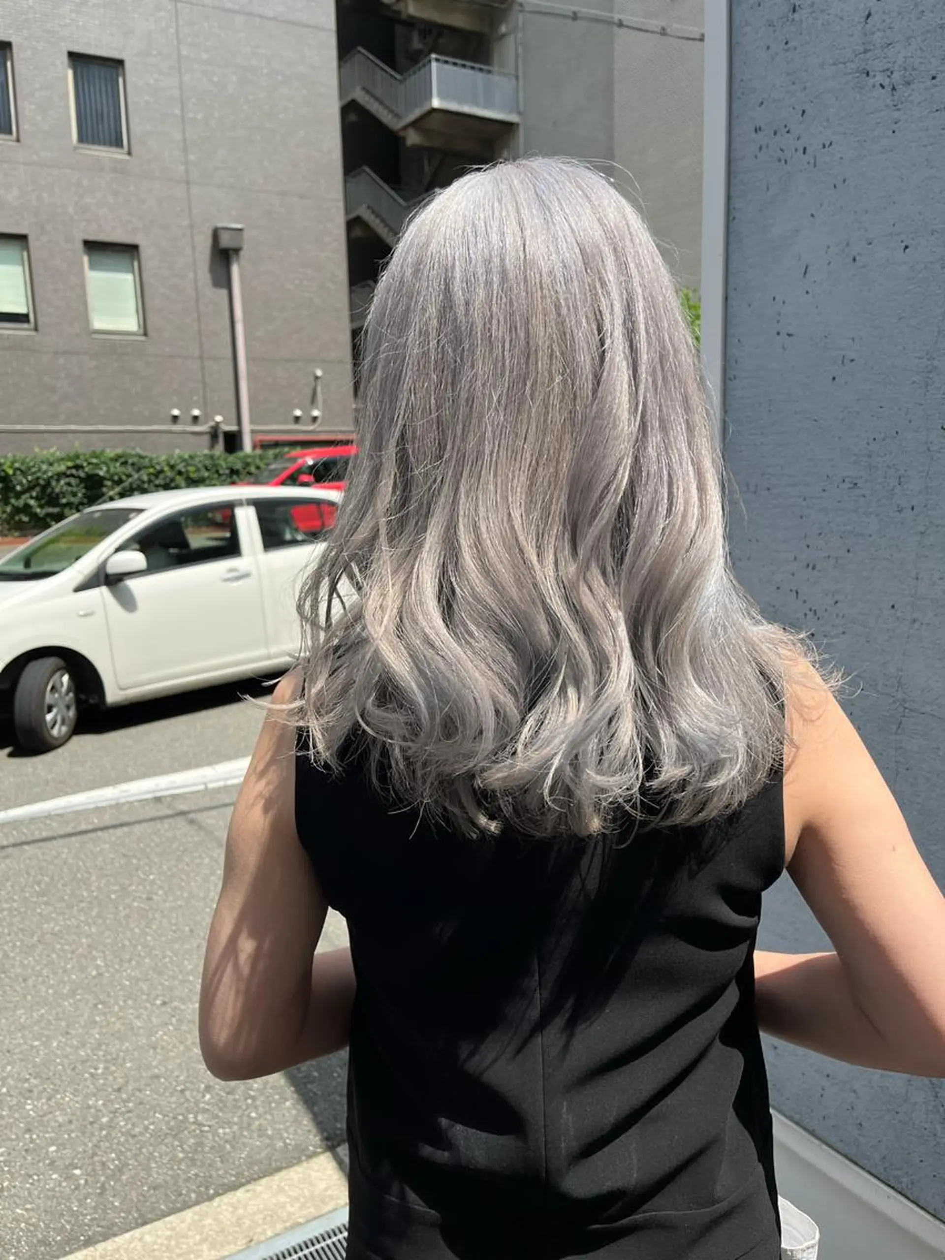 ミディアム カラー ブロンド ダブルカラー ハイトーンカラー シルバー ホワイトブロンド カット ヘアカラー ショート/パーマ/ カラー/FUKOのヘアスタイル