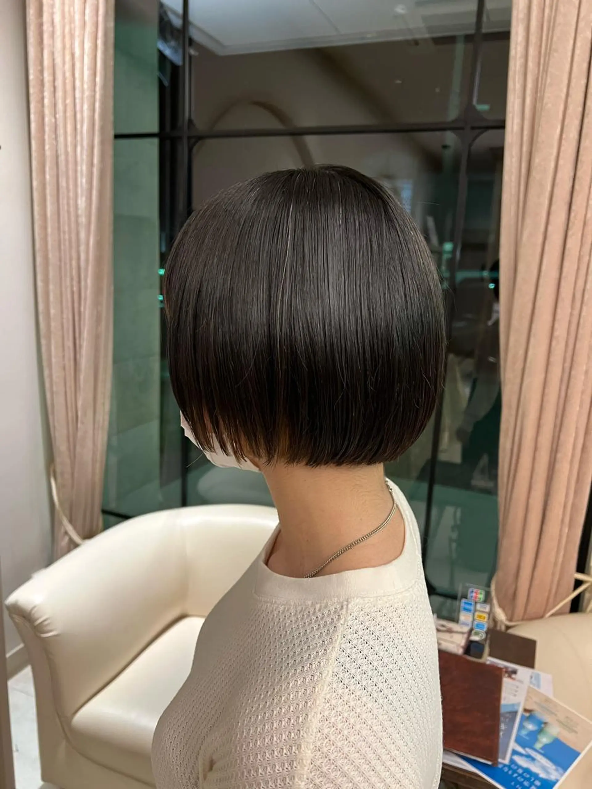 ショート ボブ ウルフカット 中村 香菜のヘアスタイル