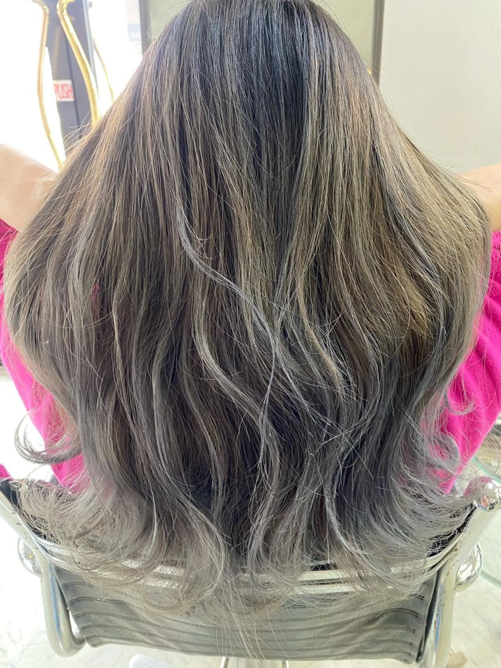 セミロング カラー ブリーチ imaizumi takuyaのヘアスタイル