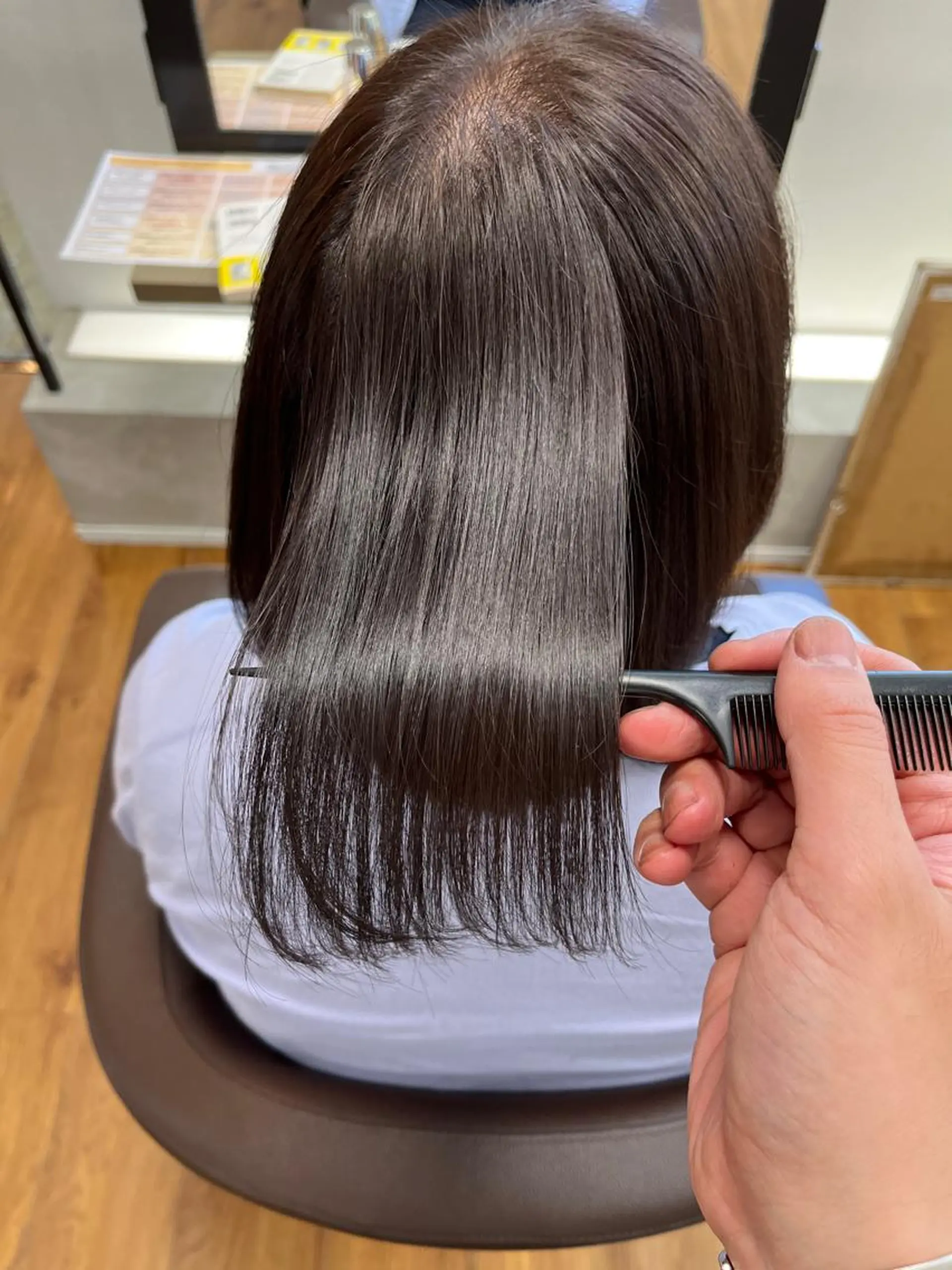 ミディアム カラー 透明感カラー 髪質改善 トリートメント カット ヘアカラー トリートメント 「朝が、変わる」 髪質改善ストレートのヘアスタイル