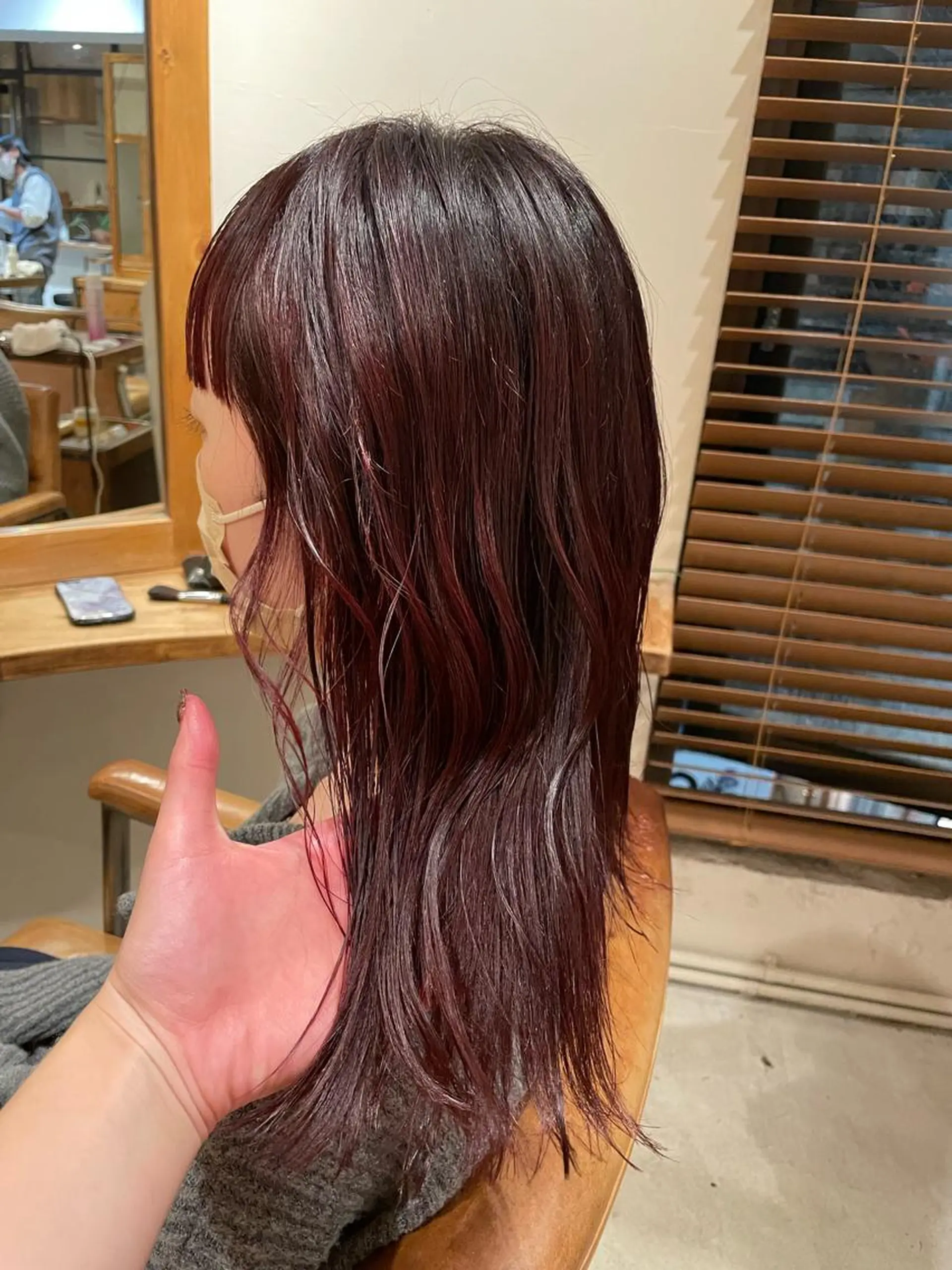 カラー ボルドーカラー ファッションに 溶け込むstyleのヘアスタイル