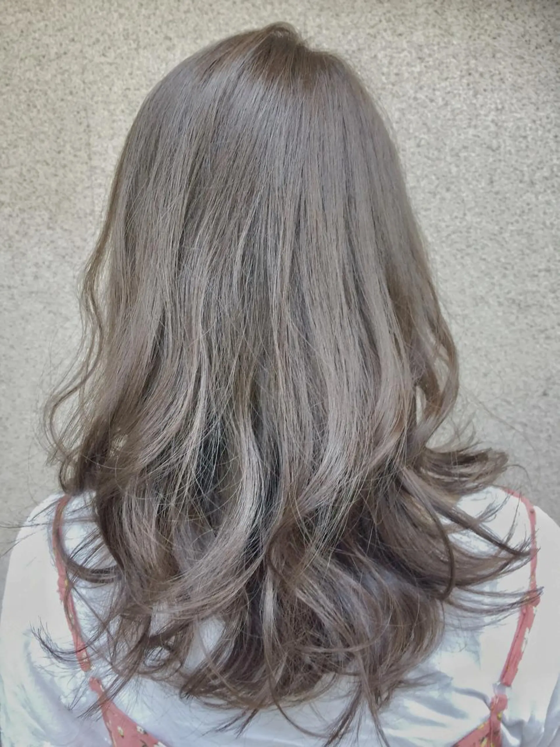 ミディアム カラー アッシュ 透明感カラー vato バトのヘアスタイル