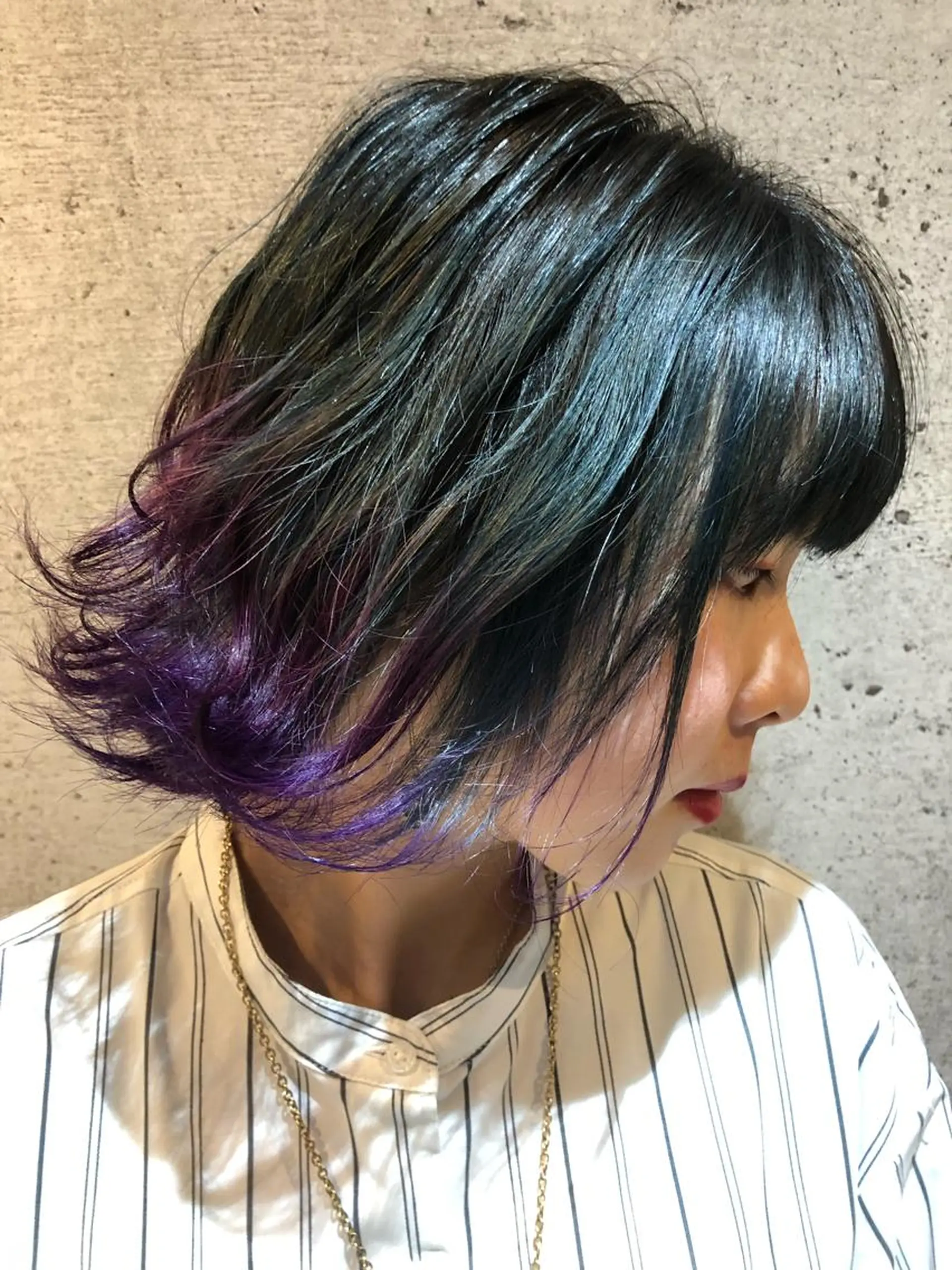 ミディアム カラー 切りっぱなしボブ アッシュ ブリーチ ブルーカラー ブルーアッシュ カット ヘアカラー トリートメント 久保 敏之のヘアスタイル