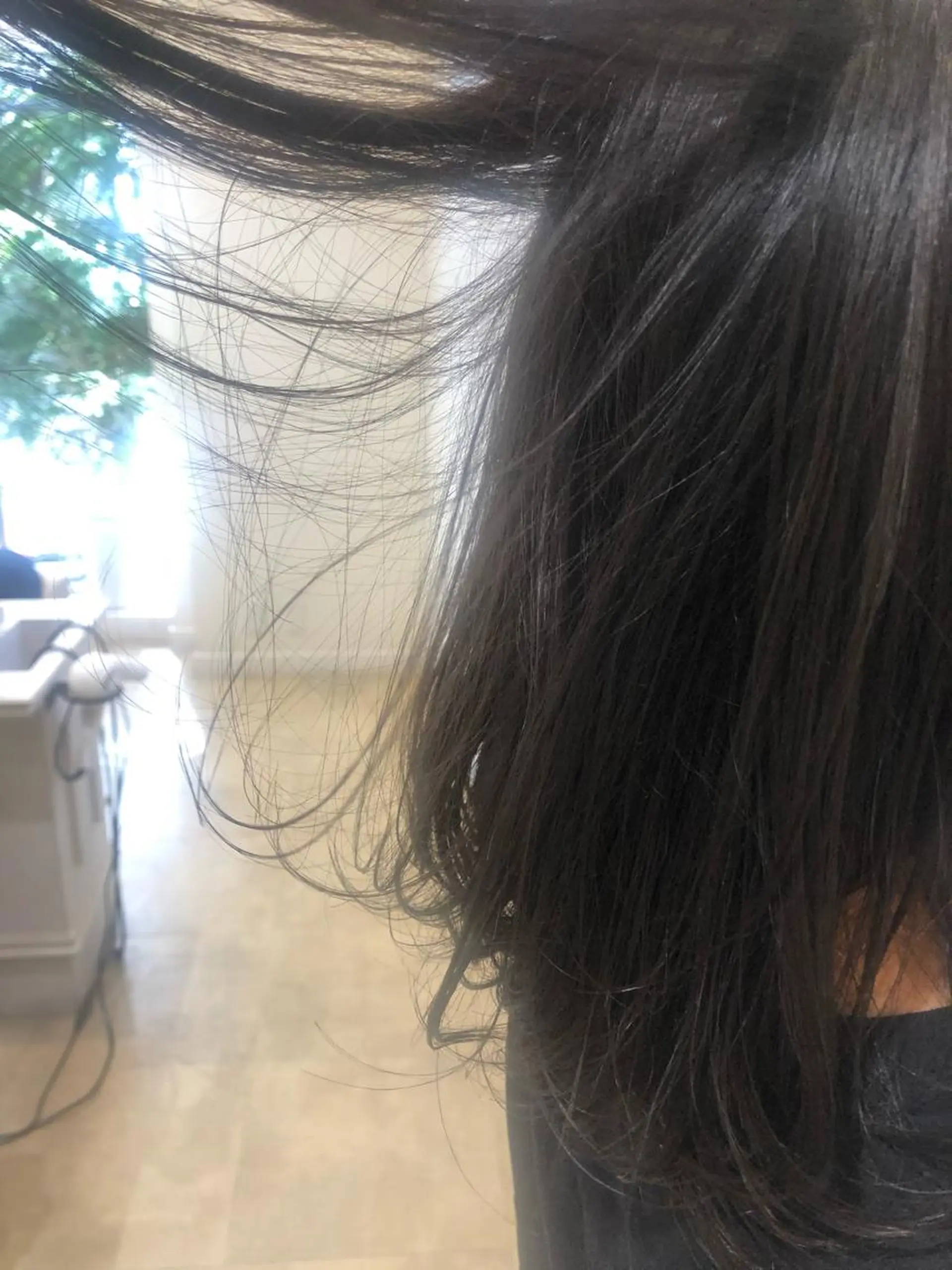 セミロング izumi （いずみ）のヘアスタイル