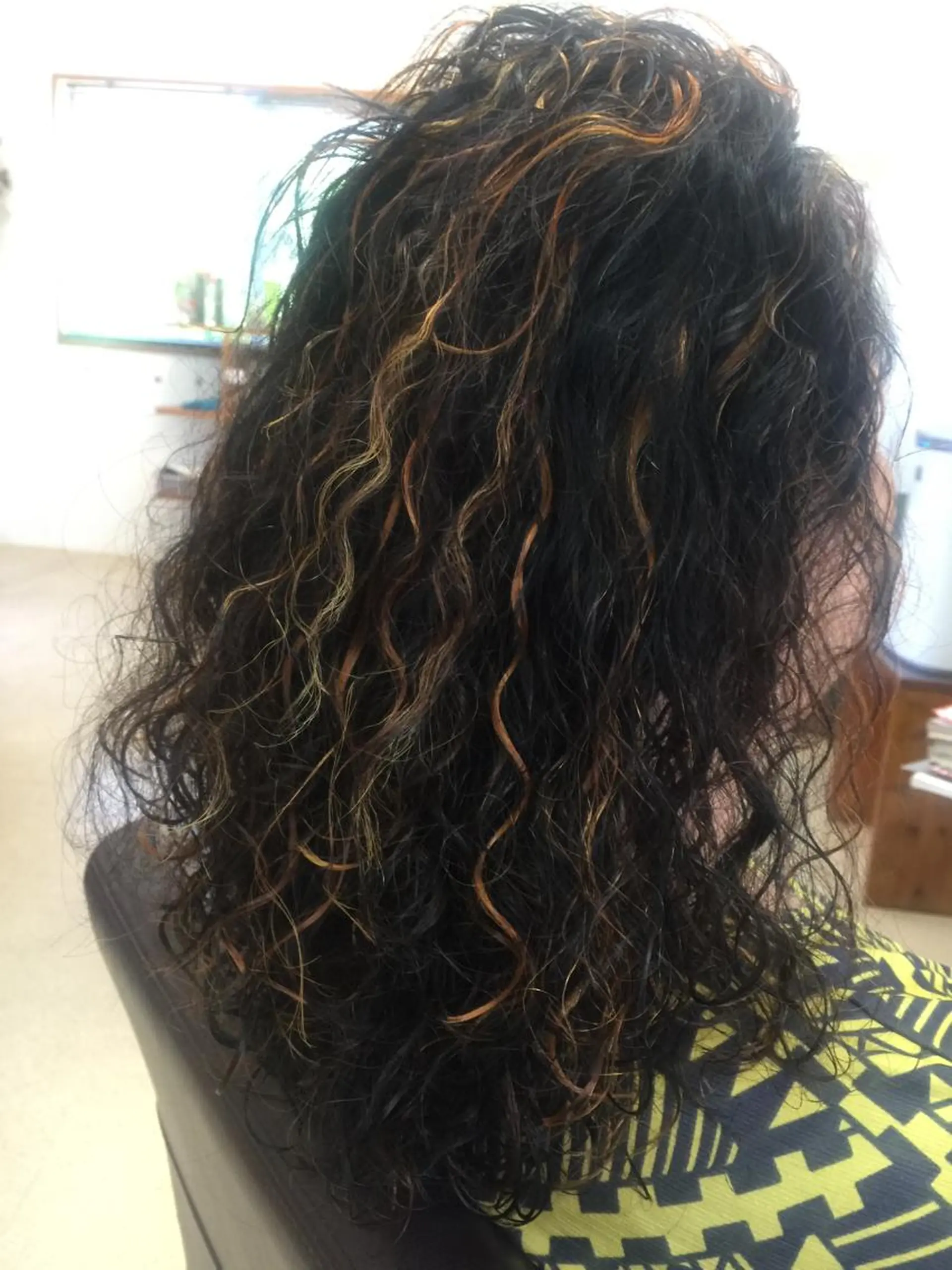 ロング パーマ カット パーマ トリートメント 嘉手納美容室 ルアナエヴァのヘアスタイル