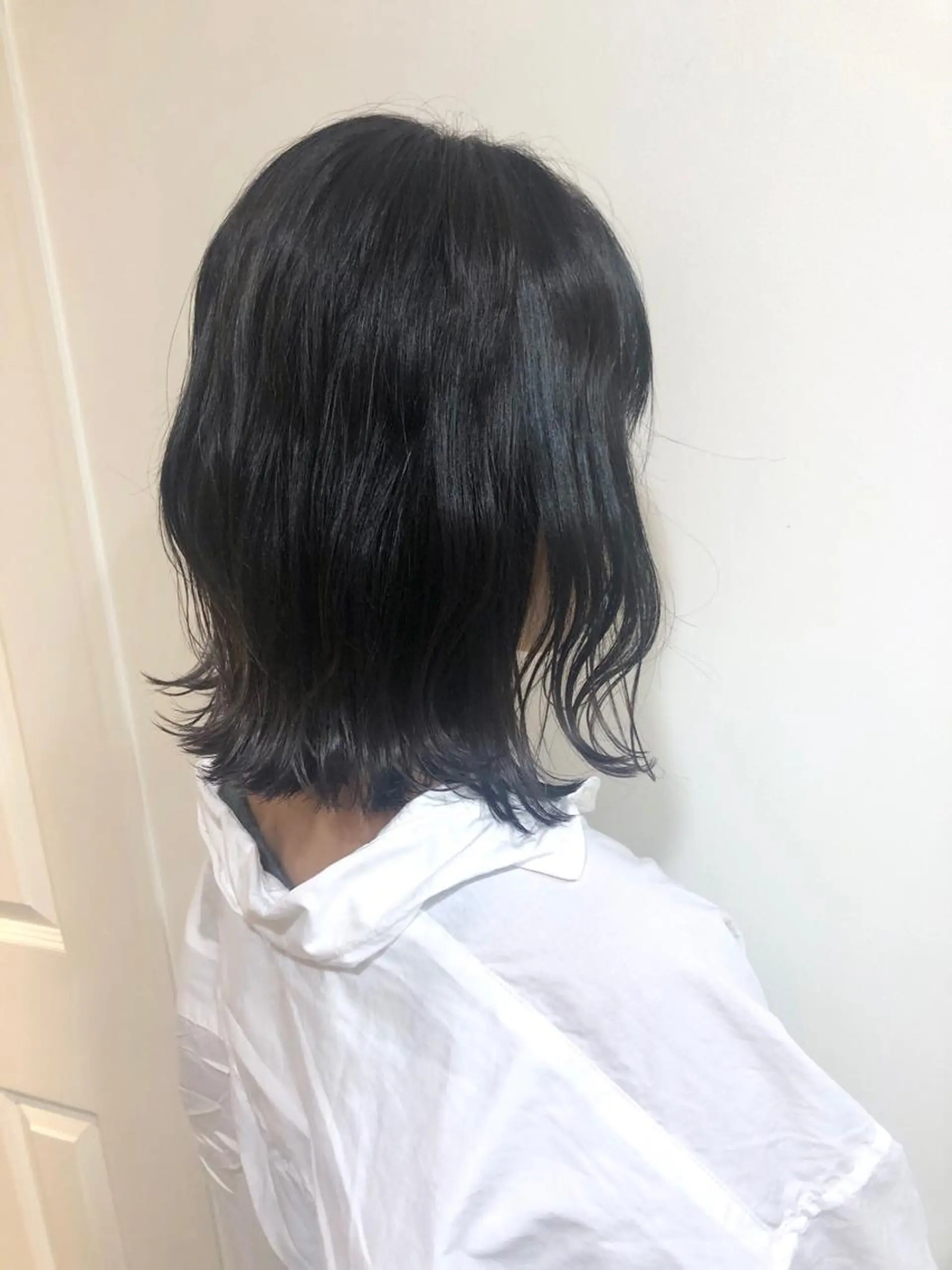 ショート カラー ヘアアレンジ MIOベージュカラー 柔らかいカラーのヘアスタイル