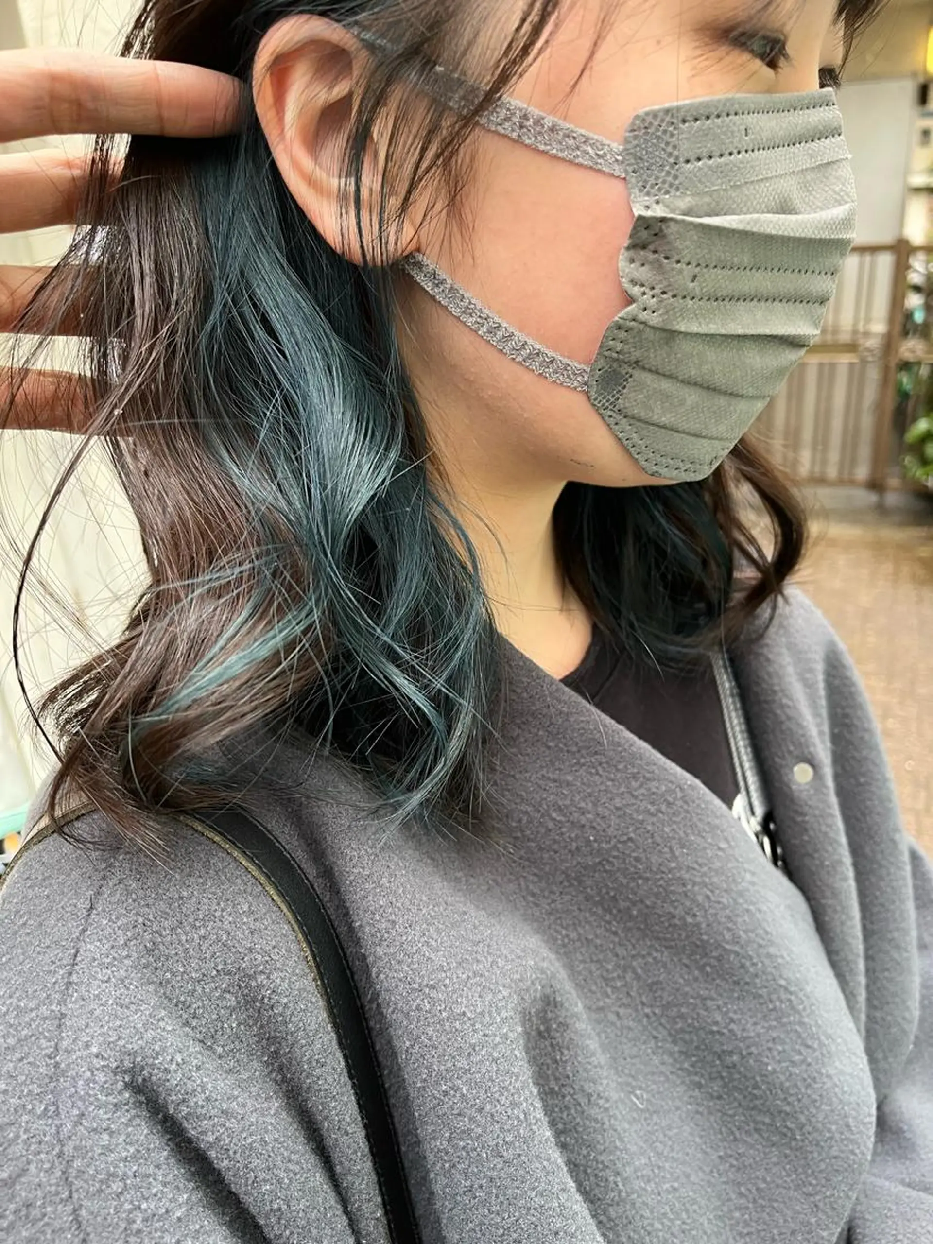セミロング カラー ショートボブ アッシュ バレイヤージュ ミストバング ベージュカラー カット ヘアカラー トリートメント 原宿サロン代表 デザインカラー伊藤卓のヘアスタイル
