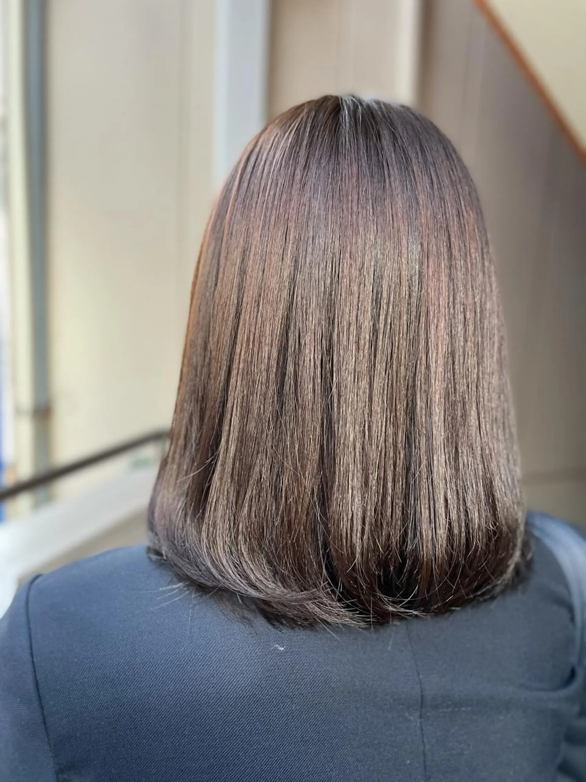 ミディアム カラー パーマ ヘアアレンジ メンズ キッズ ネイル マツエク・マツパ 切りっぱなしヘアボブ ミディアムヘアRYOのヘアスタイル