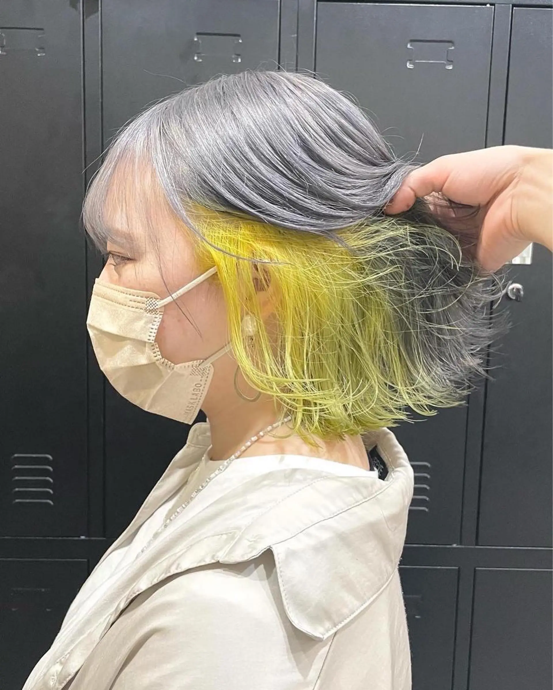 ミディアム カラー パーマ ヘアアレンジ メンズ キッズ ネイル マツエク・マツパ アイブロウ 切りっぱなしヘアボブ ミディアムヘアRYOのヘアスタイル