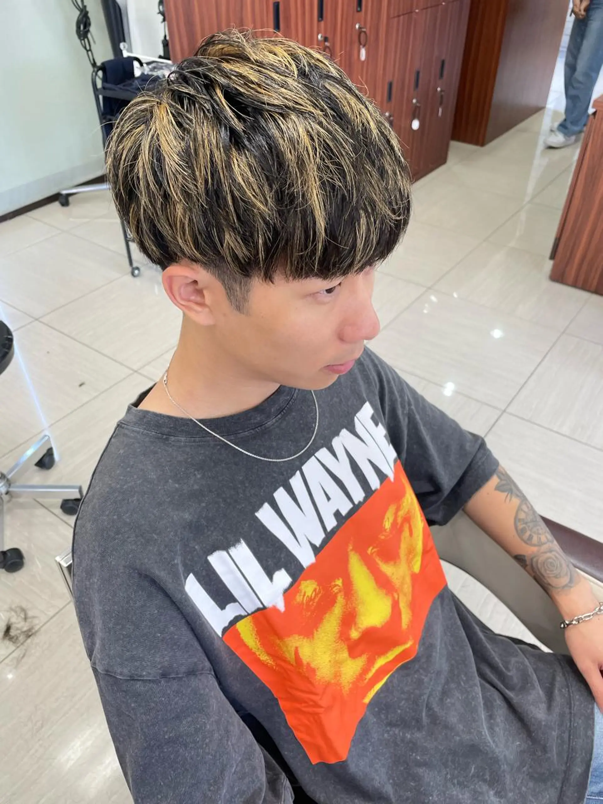 メンズ メンズハイライト 色川 優斗《髪質改善》のヘアスタイル