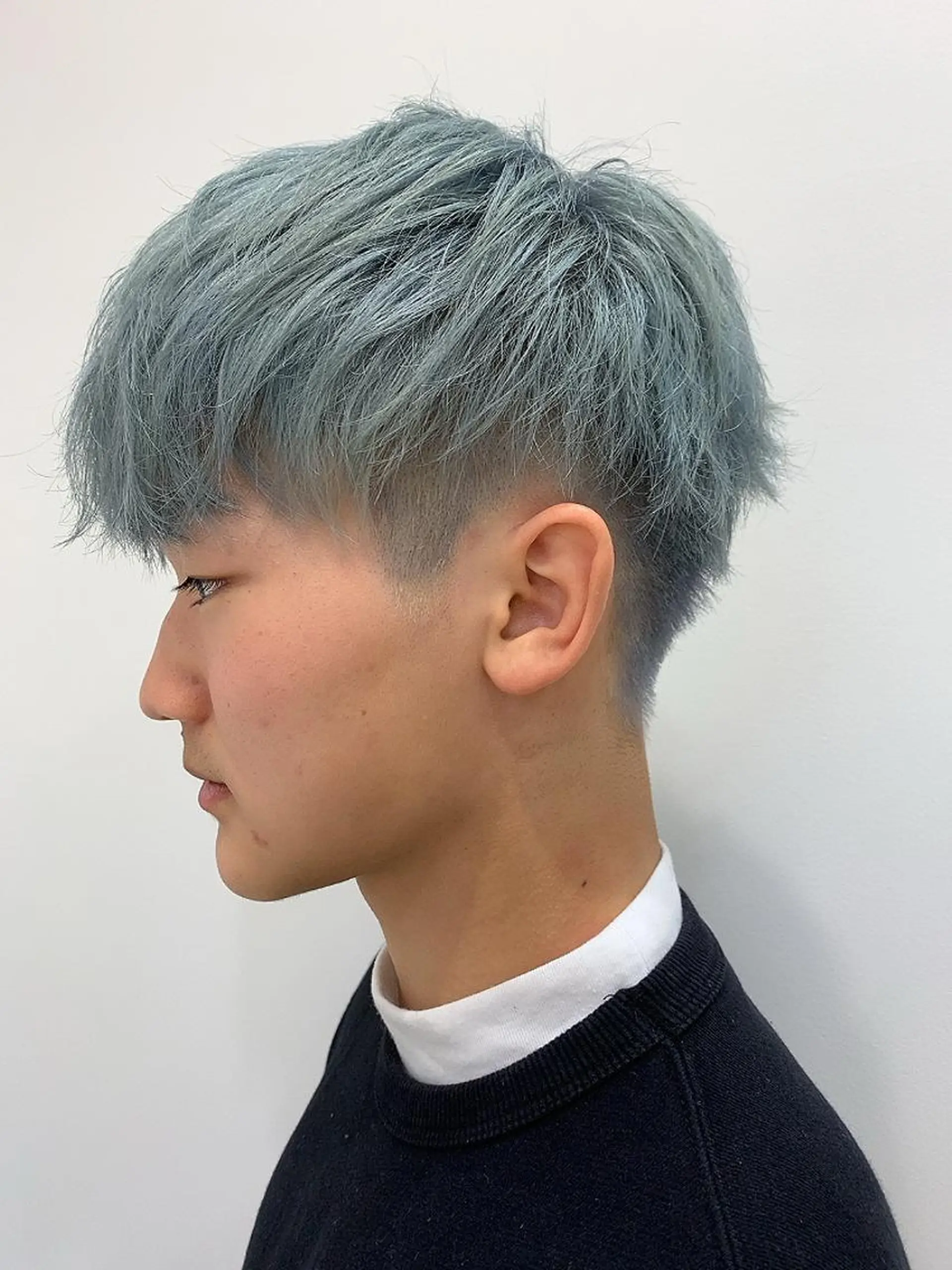 ショート カラー メンズ シルバー 加藤 佑哉のヘアスタイル