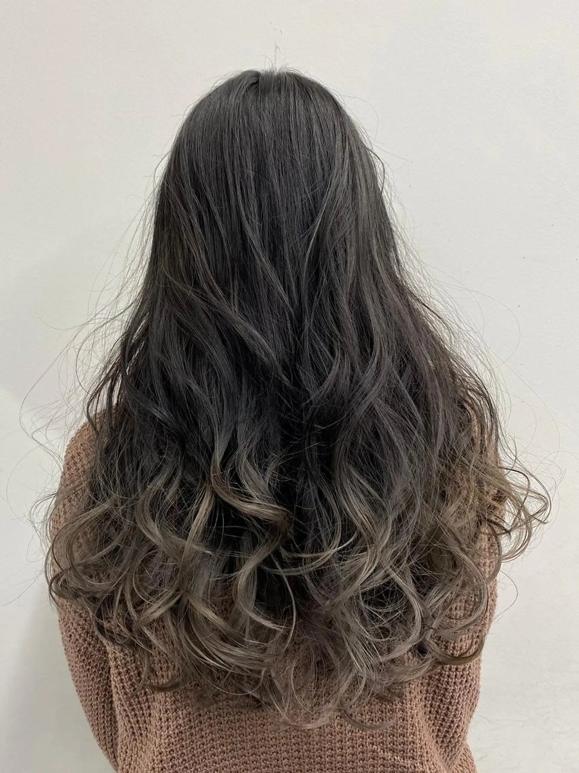 ロング カラー アディクシーカラー バレイヤージュ ブリーチ デザインカラー ダブルカラー ヘアカラー トリートメント 【公式】amble luxe池袋東口🩷のヘアスタイル