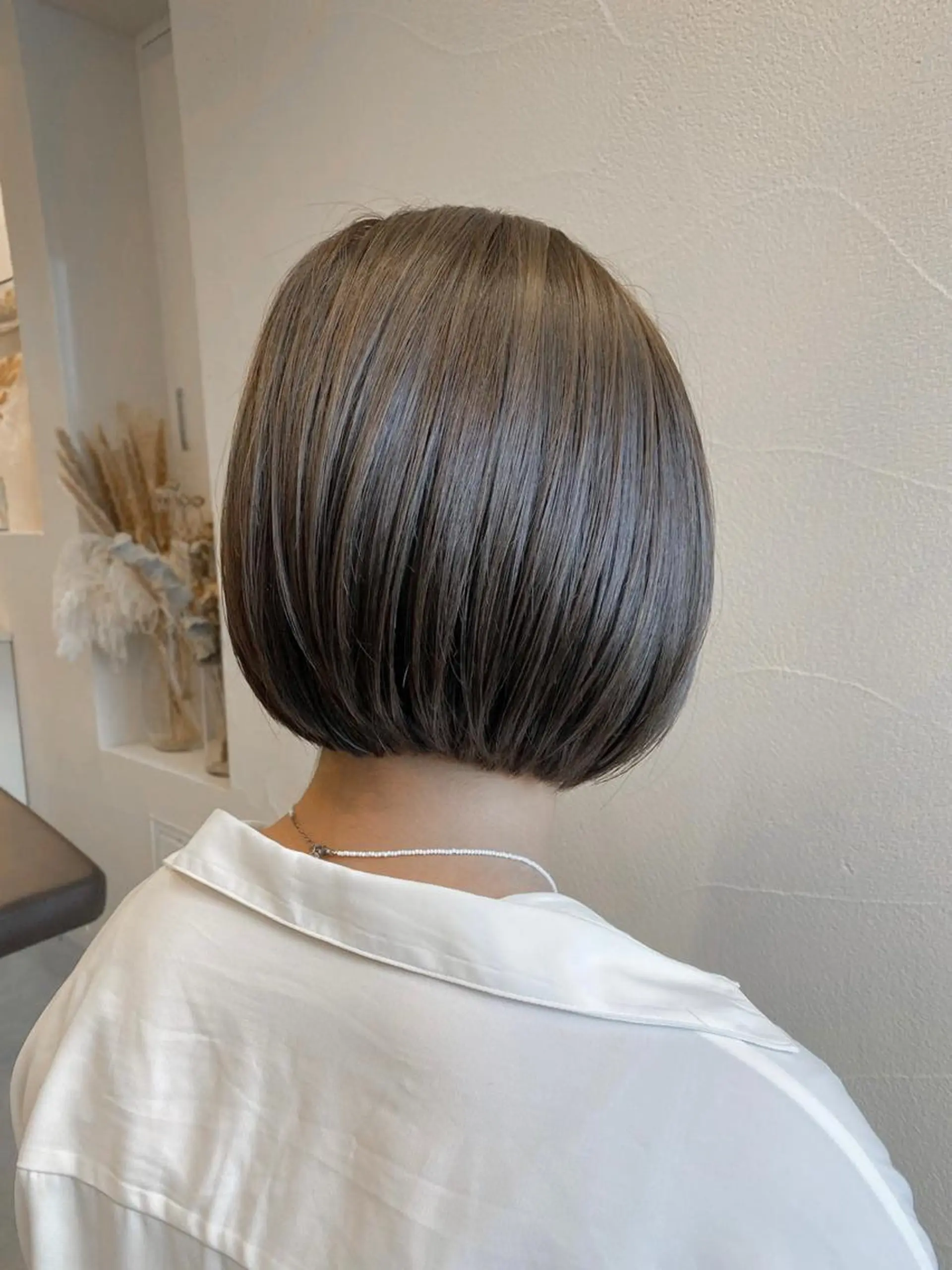 ショート カラー 透明感カラー グレージュ ボブ ハイトーン×似合わせ 🌱中川慎之介のヘアスタイル