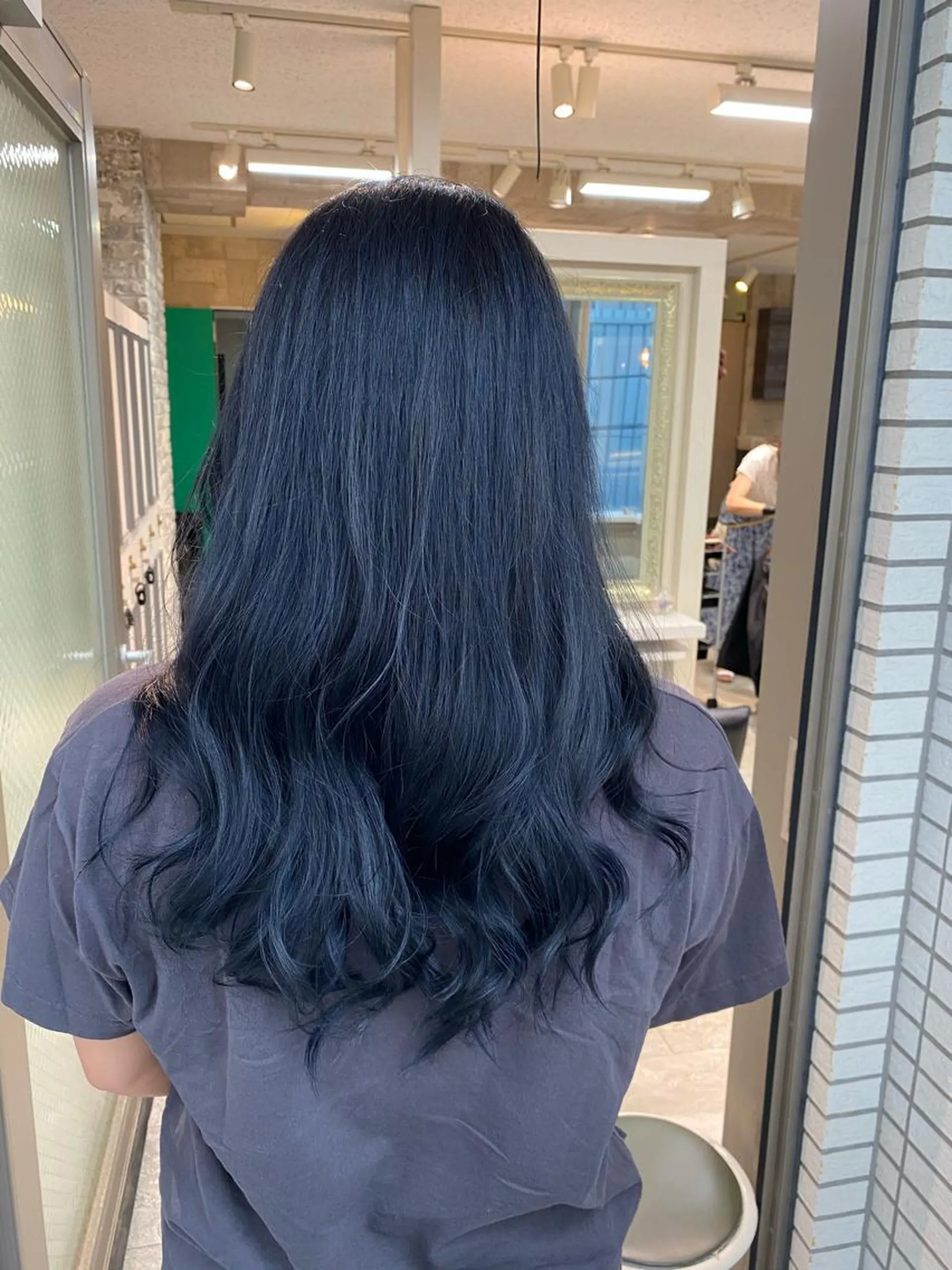 ロング カラー 黒髪 ブリーチ ブルーカラー ブルーブラック 🤍韓国風ヘア 柴田真帆🤍のヘアスタイル