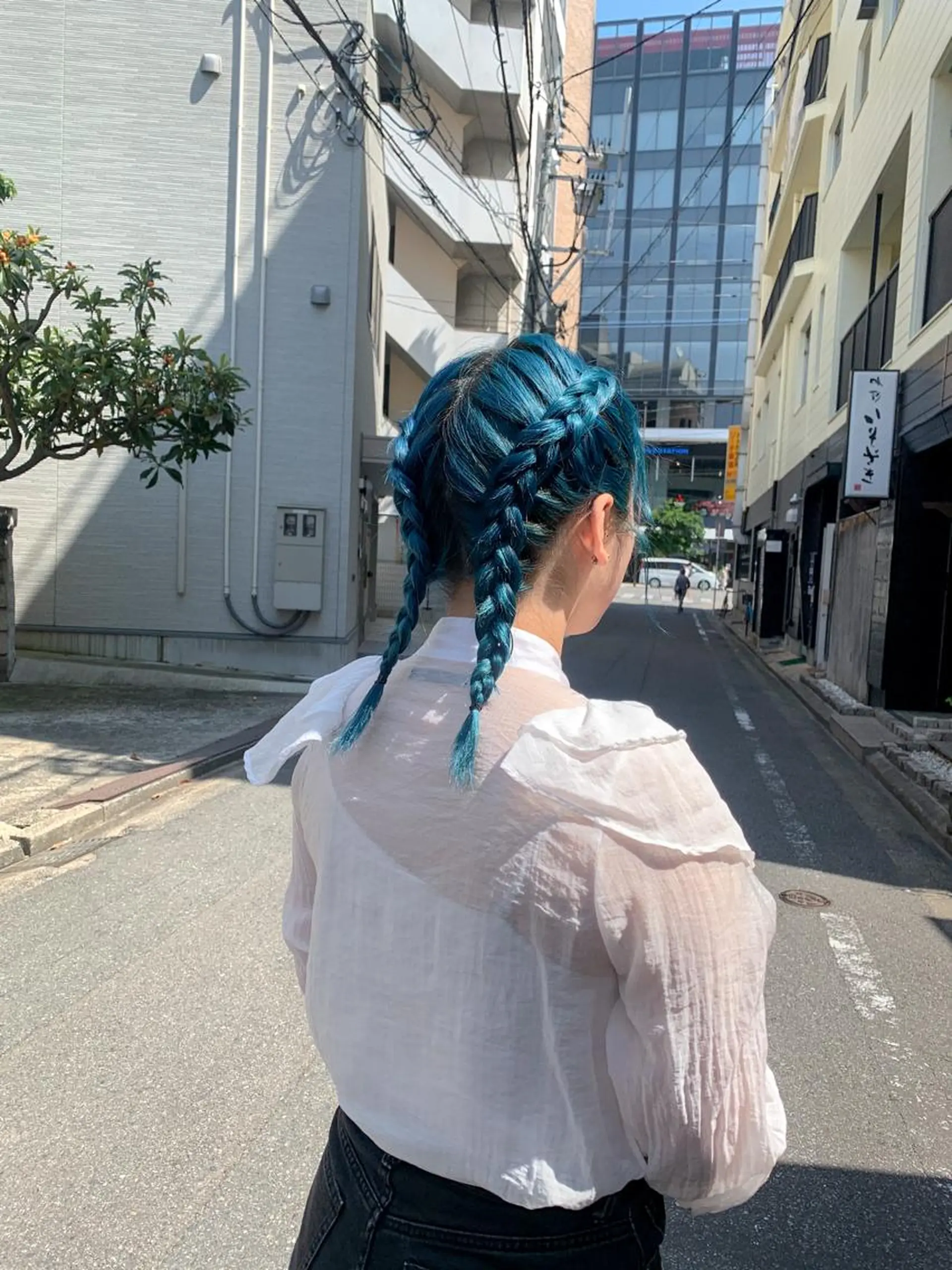 ミディアム カラー ヘアアレンジ ヘアカラー 【モエカ】グランジ ウルフ/ハイトーンのヘアスタイル