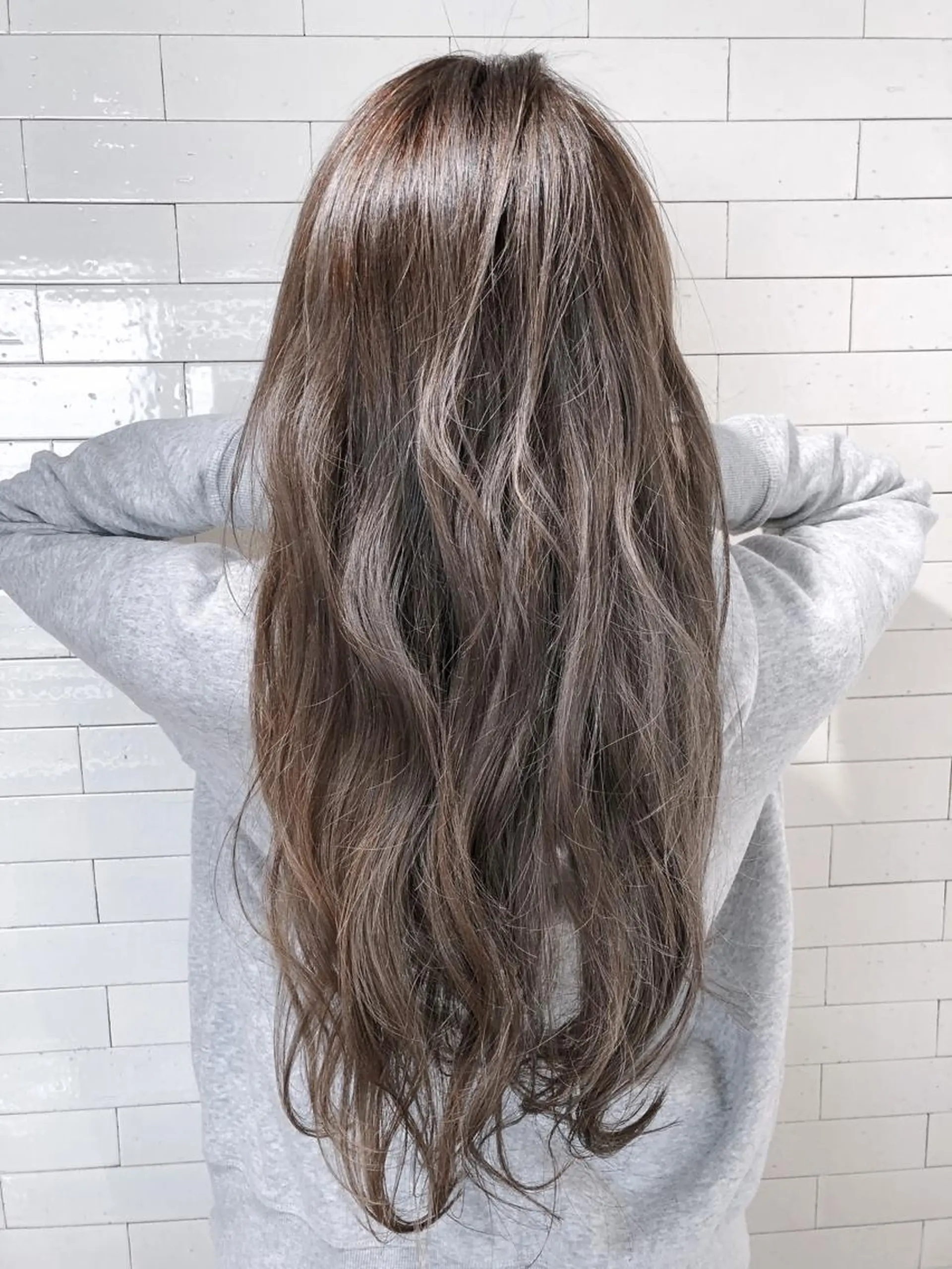 セミロング カラー パーマ ヘアアレンジ アッシュ バレイヤージュ ベージュカラー ブリーチ グラデーションカラー カット ヘアカラー トリートメント 竹内ケンゴ🇰🇷 EIGHT藤沢のヘアスタイル