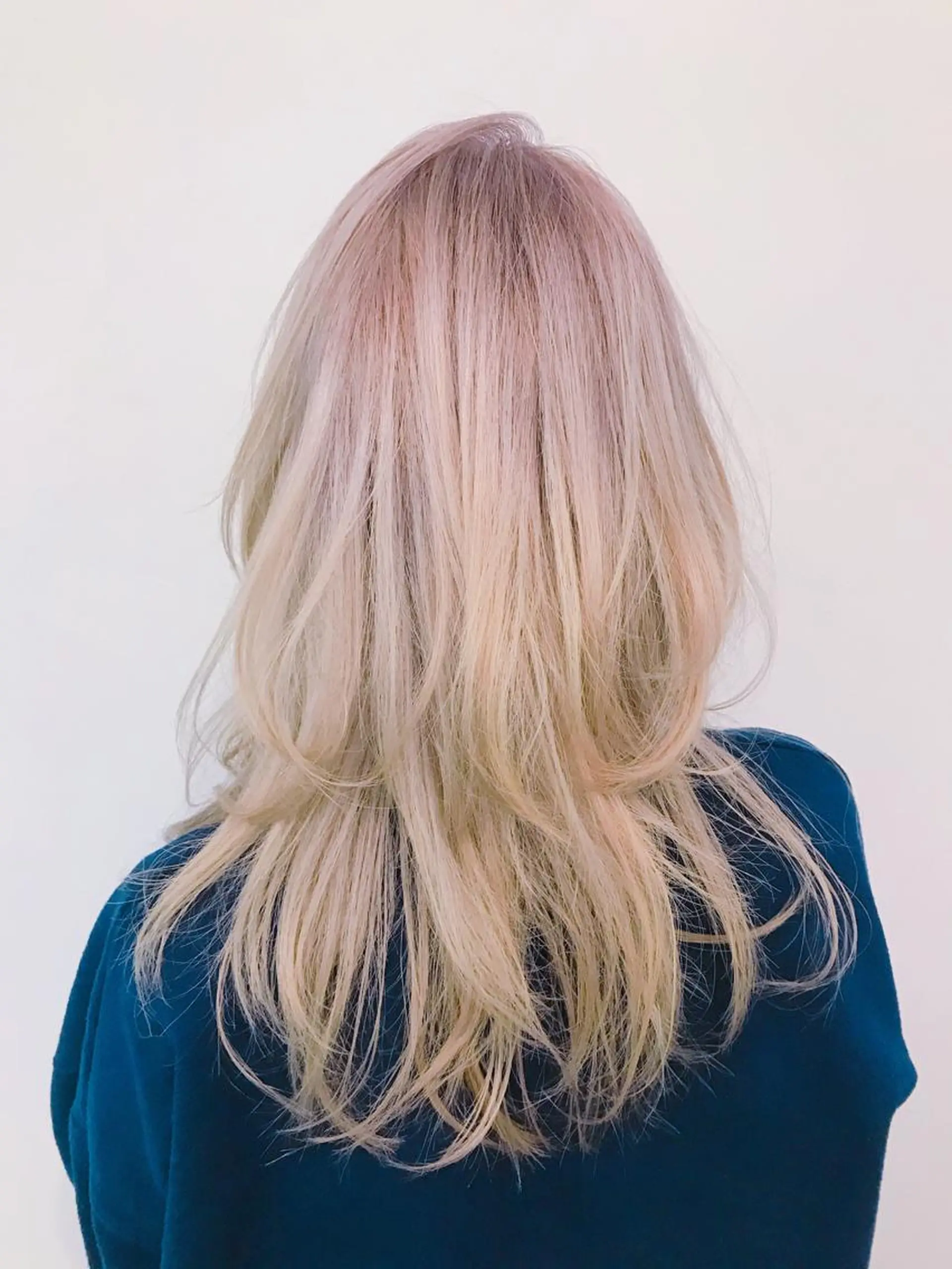 ロング ヘアカラー トリートメント 💓パーマ，💗 レイヤーカットのヘアスタイル