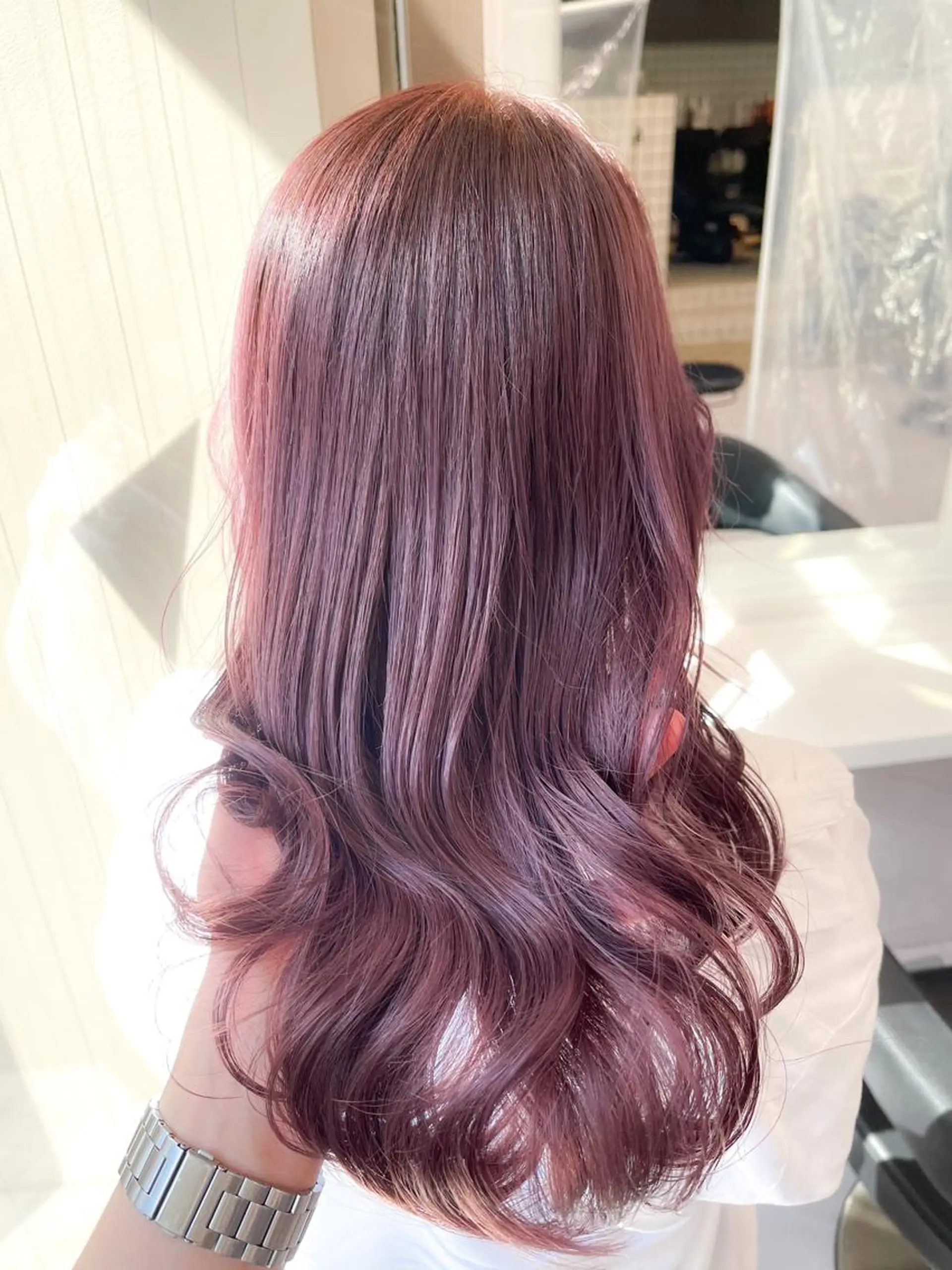 ロング カラー ヘアカラー トリートメント ハイトーン×レイヤー カットTAKUMIのヘアスタイル