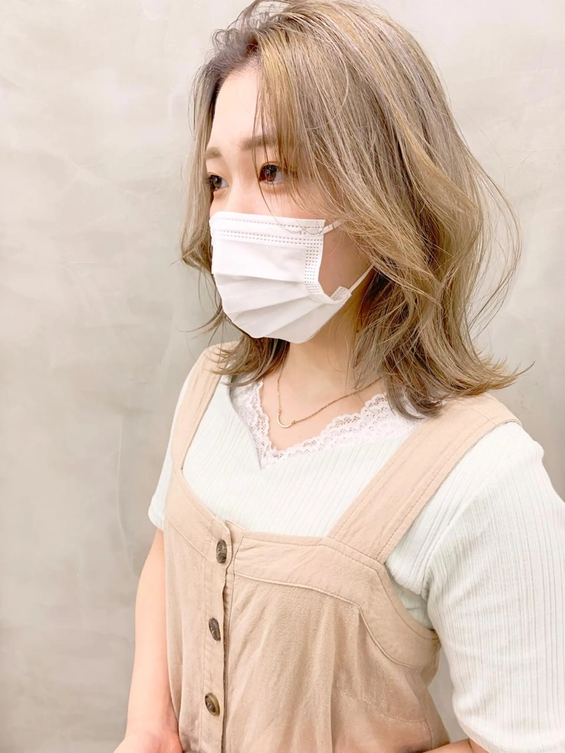 カラー ベージュカラー ブリーチ ミルクティーベージュ ヘッドスパ (女性限定)🍋モエのヘアスタイル