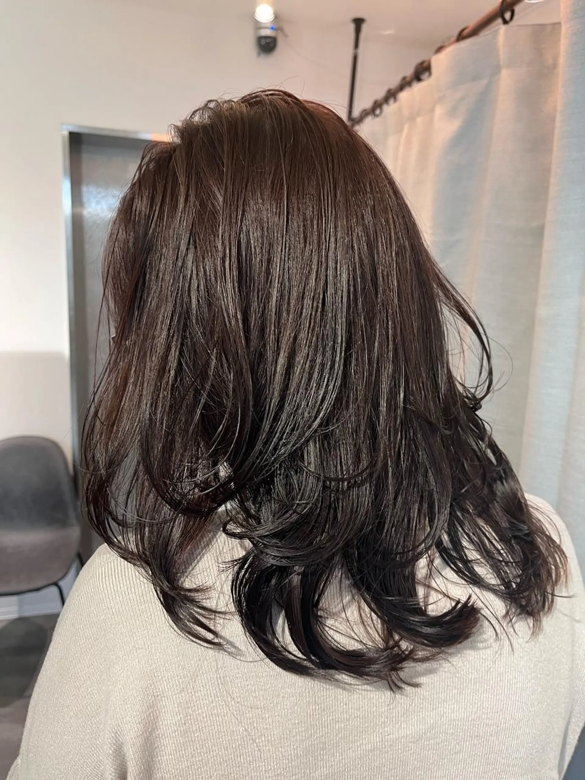 セミロング 川畑 花菜のヘアスタイル