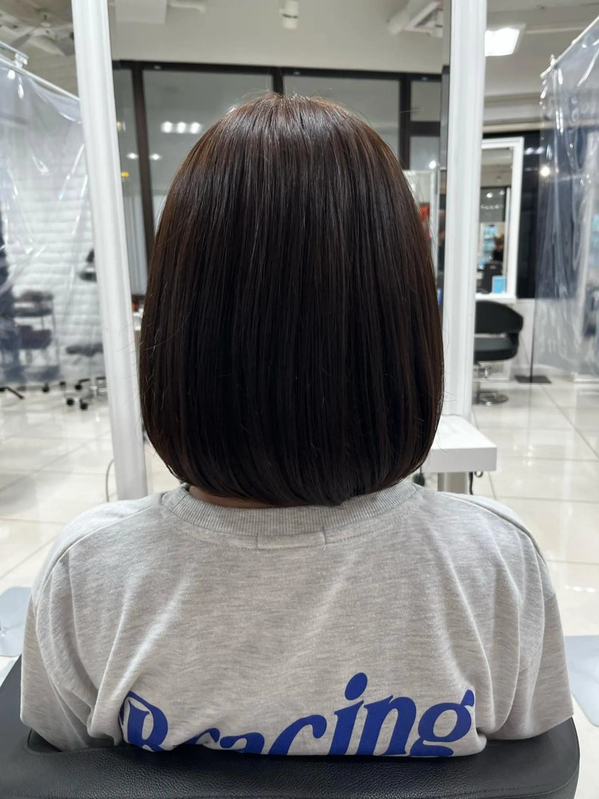 ミディアム カラー カット 縮毛矯正 巖本 真希のヘアスタイル