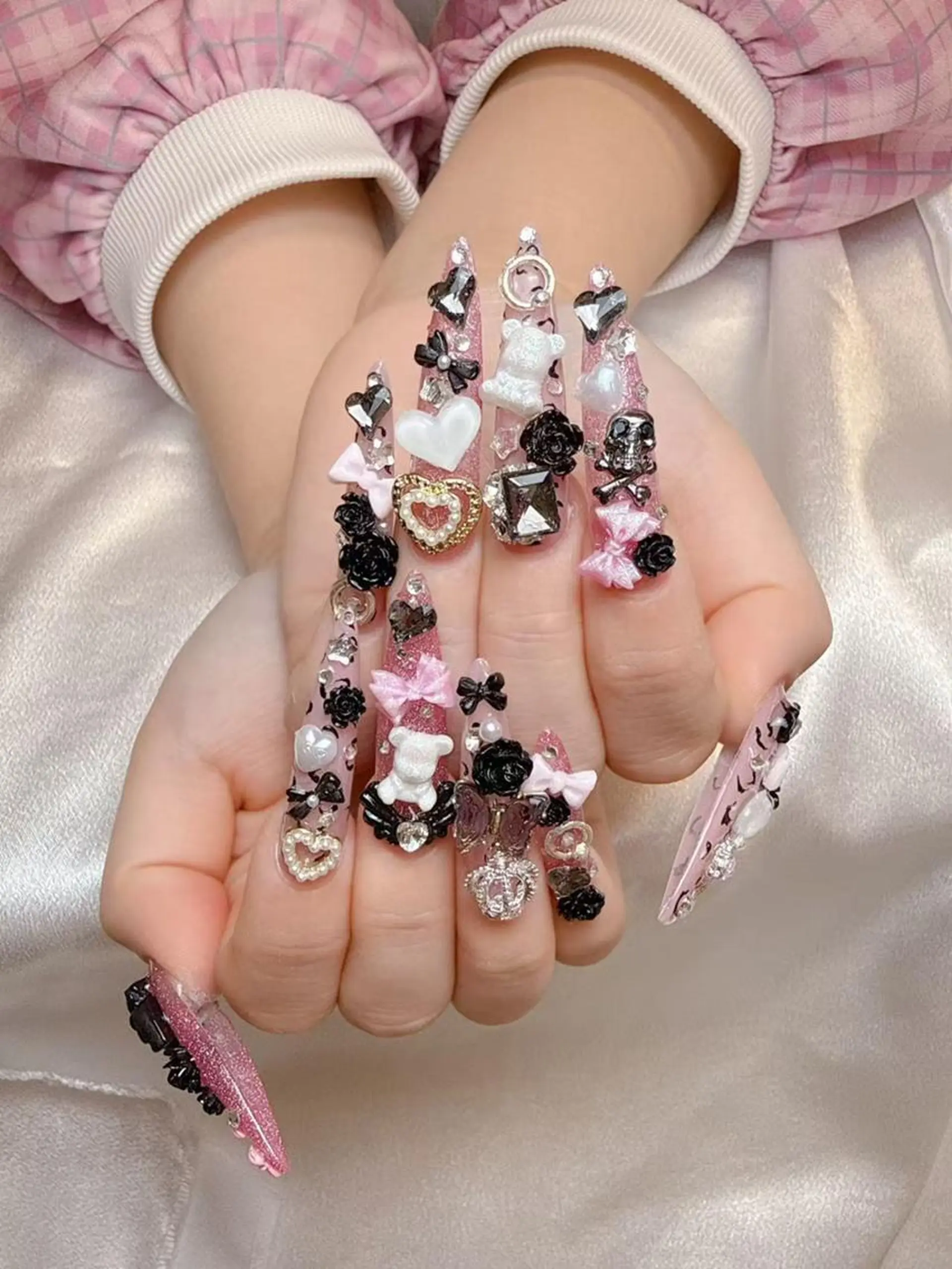 ネイル ロングネイル スカルプネイル ハンドネイル チョウ チョウのネイルデザイン