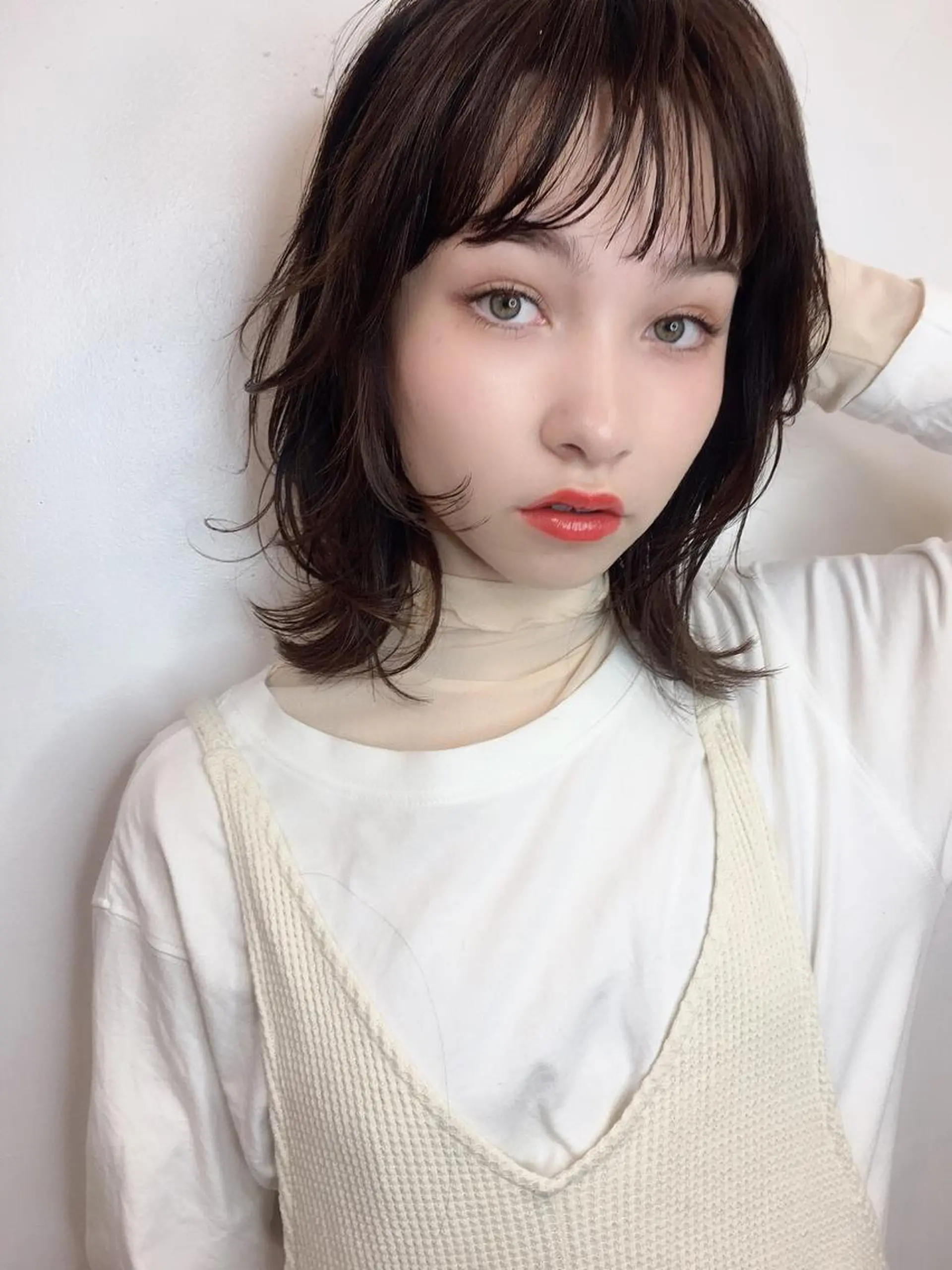 ミディアム レイヤーカット ウルフカット ウルフレイヤー 鎌倉 彩のヘアスタイル