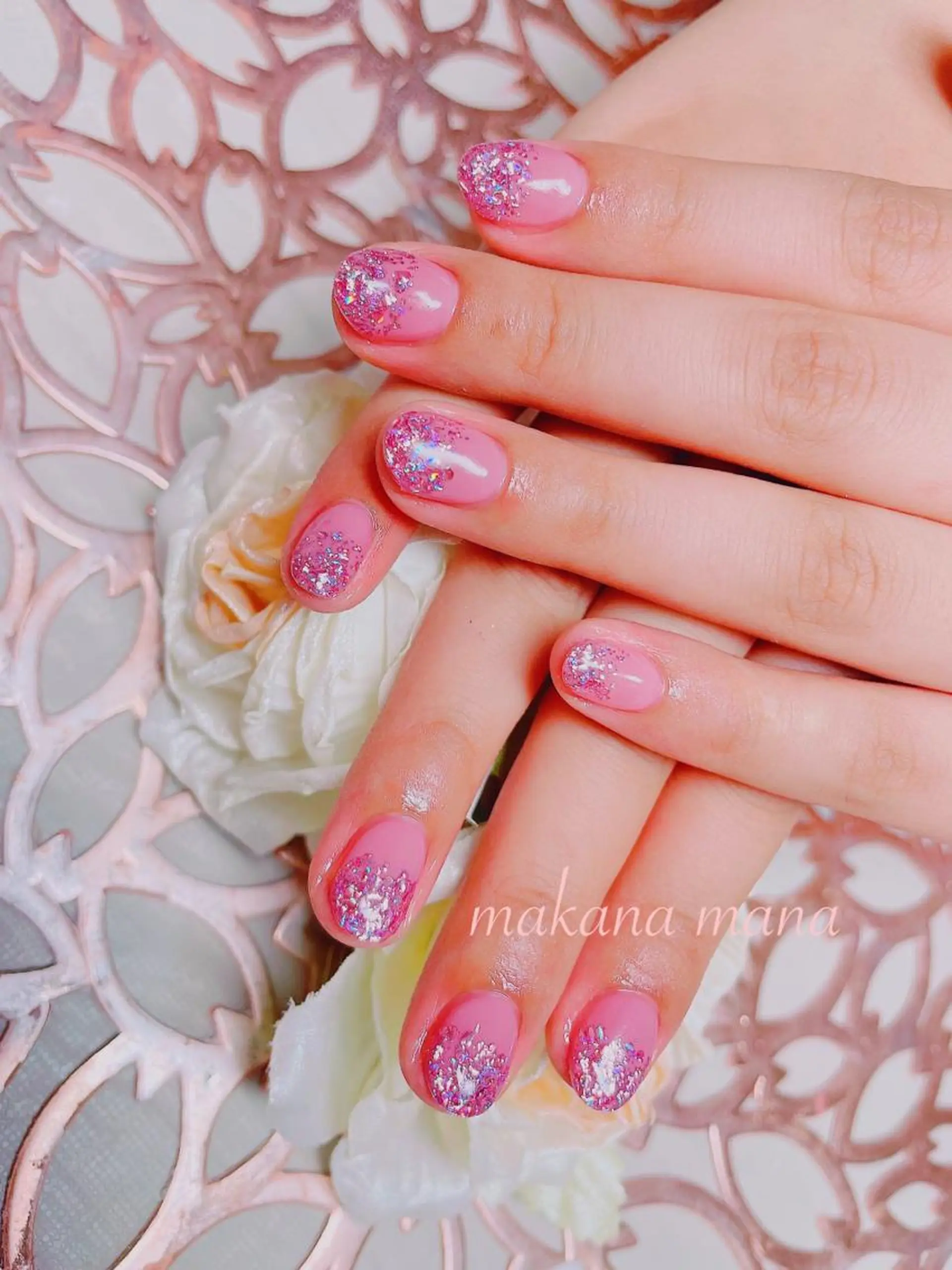 ネイル ラメ(グリッター) ラメグラデーション ハンドネイル Makana Mana所属・Makana Manaのネイルデザイン