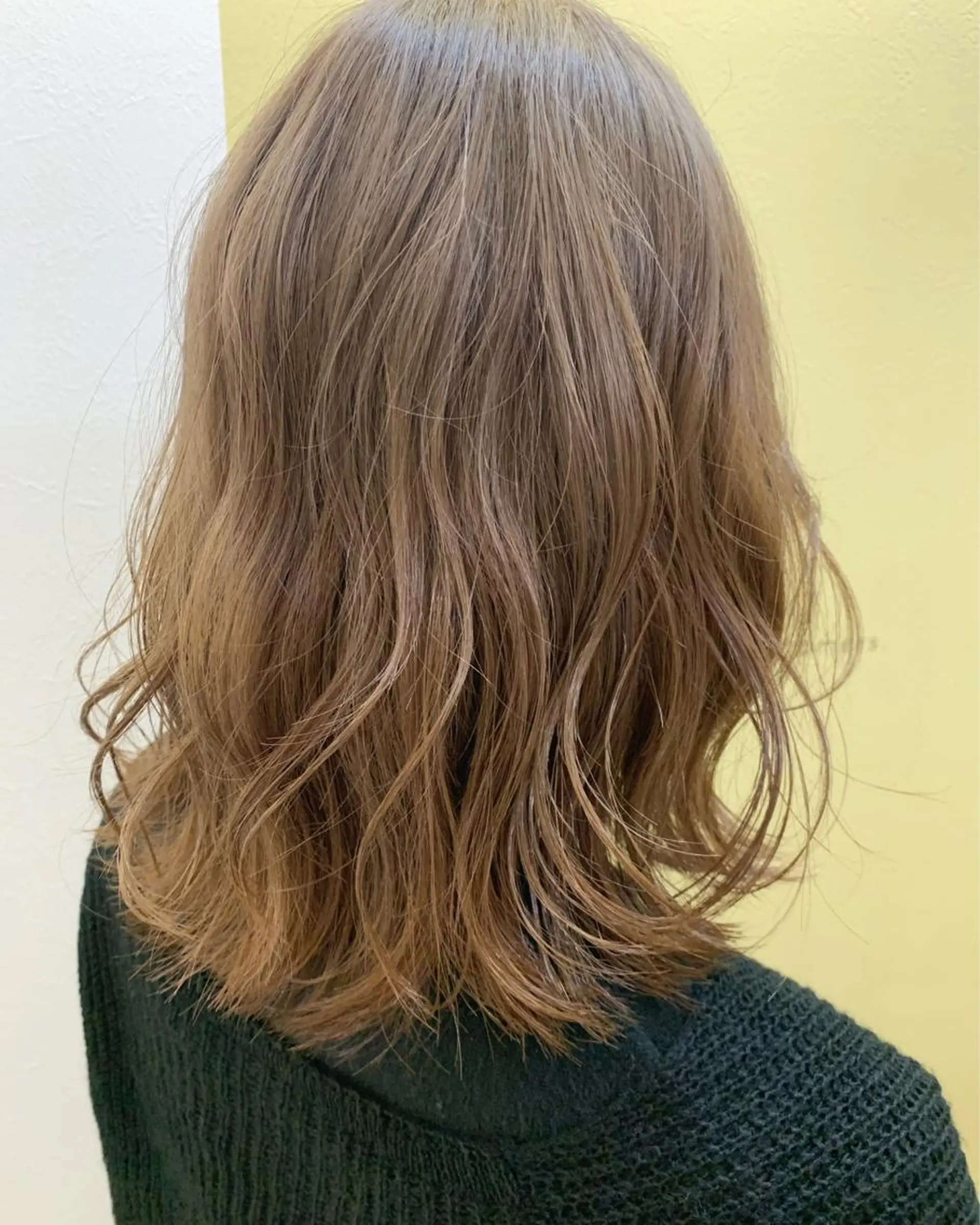 ミディアム カラー ベージュカラー ブリーチ カット ヘアカラー トリートメント hub hair レイヤー/透明感のヘアスタイル